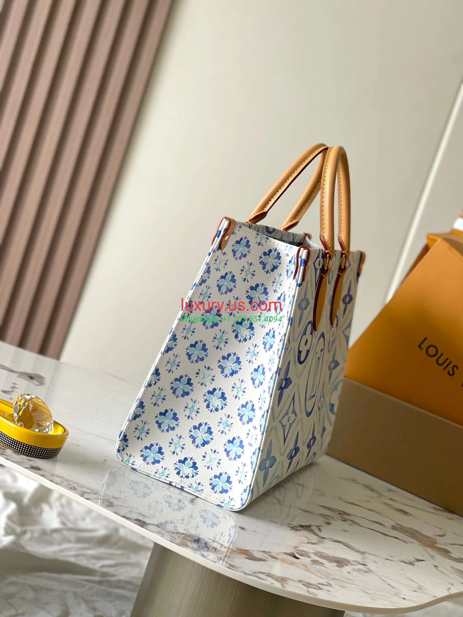 LOUISVUITTON OnTheGo M11262 35x27x14 cm - Replica Bag high-quality replicas, exquisite design, perfect details. LOUISVUITTON OnTheGo M11262 35x27x14 cm - Replica Bag high-quality replicas, exquisite design, perfect details.
