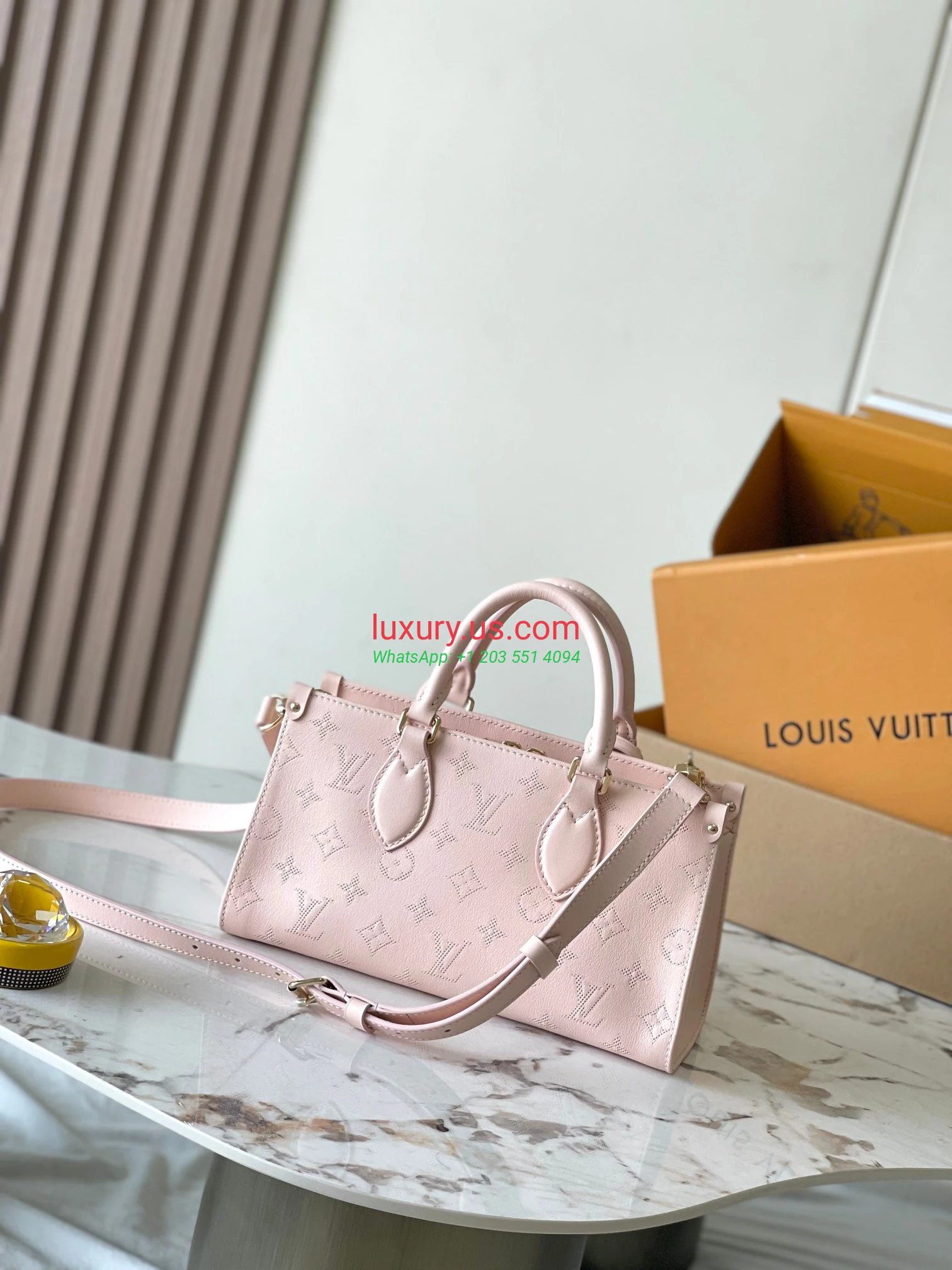 LOUISVUITTON OnTheGo M11274 Pink 25x13x10 cm Pink - Replica Bag high-quality replicas, exquisite design, perfect details. LOUISVUITTON OnTheGo M11274 Pink 25x13x10 cm Pink - Replica Bag high-quality replicas, exquisite design, perfect details.