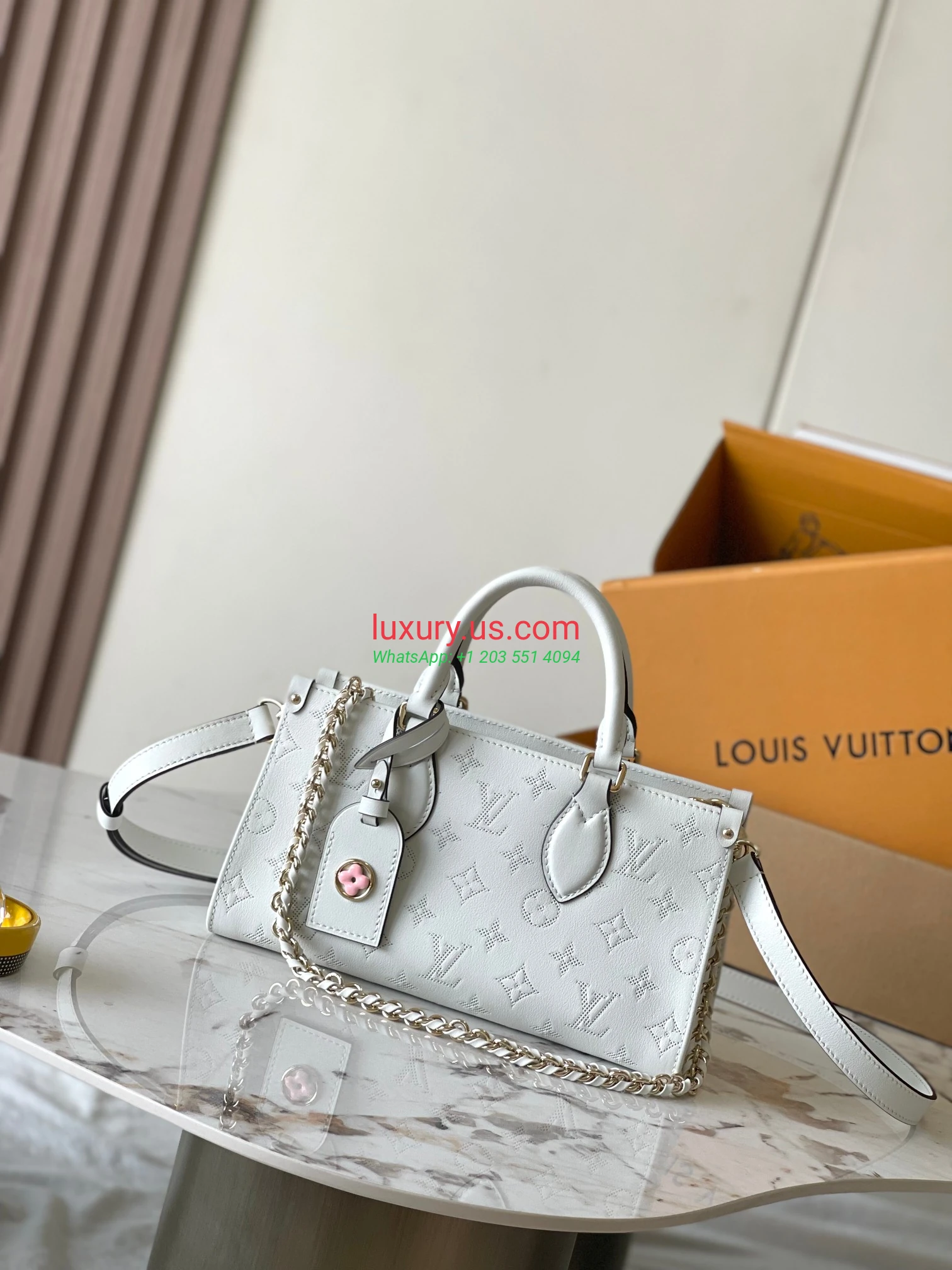 LOUISVUITTON OnTheGo M11274 25x13x10 cm white - Replica Bag high-quality replicas, exquisite design, perfect details. LOUISVUITTON OnTheGo M11274 25x13x10 cm white - Replica Bag high-quality replicas, exquisite design, perfect details.