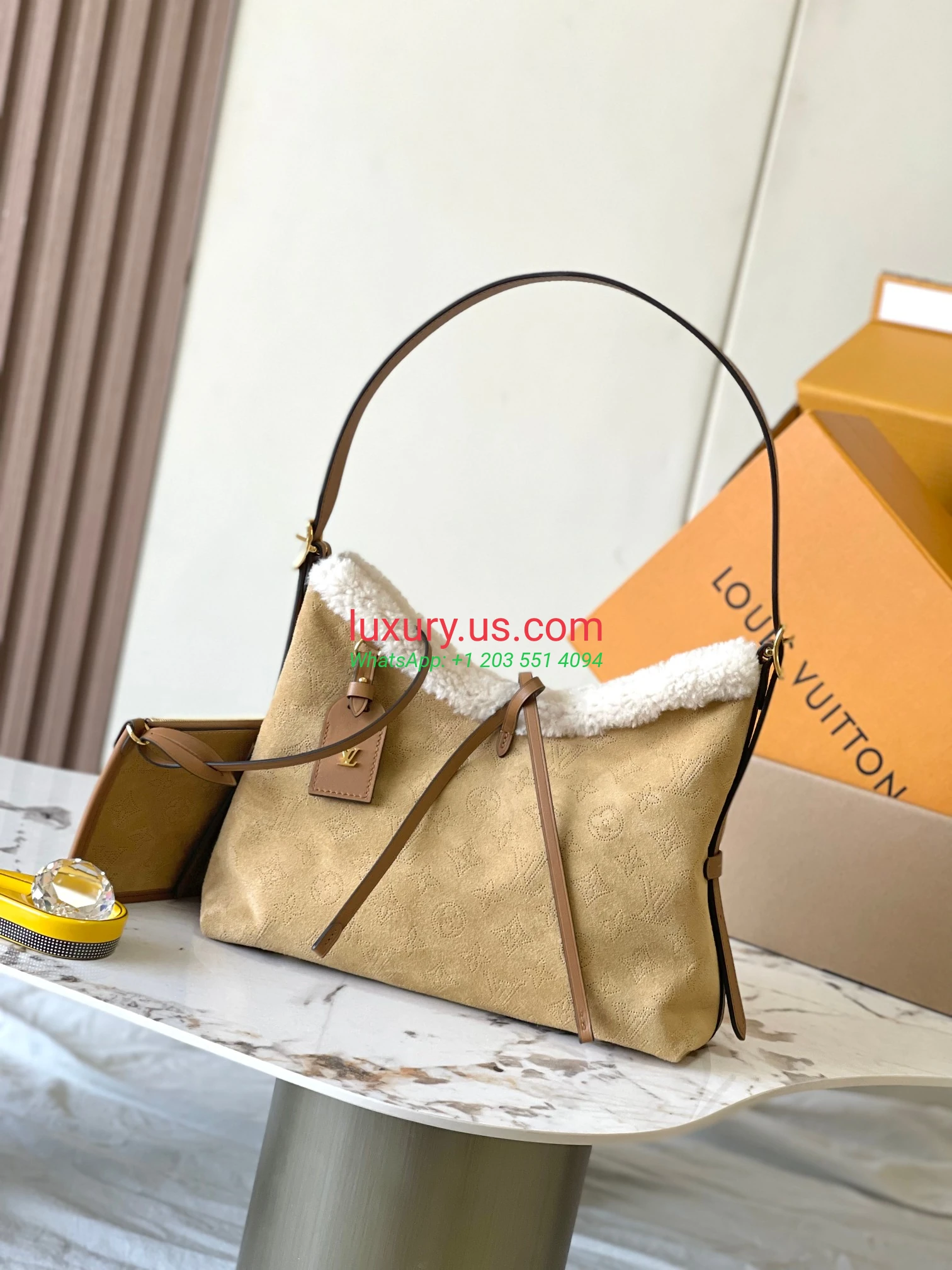 LOUISVUITTON CarryAll M11843 24x12x29 cm Almond - Replica Bag high-quality replicas, exquisite design, perfect details. LOUISVUITTON CarryAll M11843 24x12x29 cm Almond - Replica Bag high-quality replicas, exquisite design, perfect details.