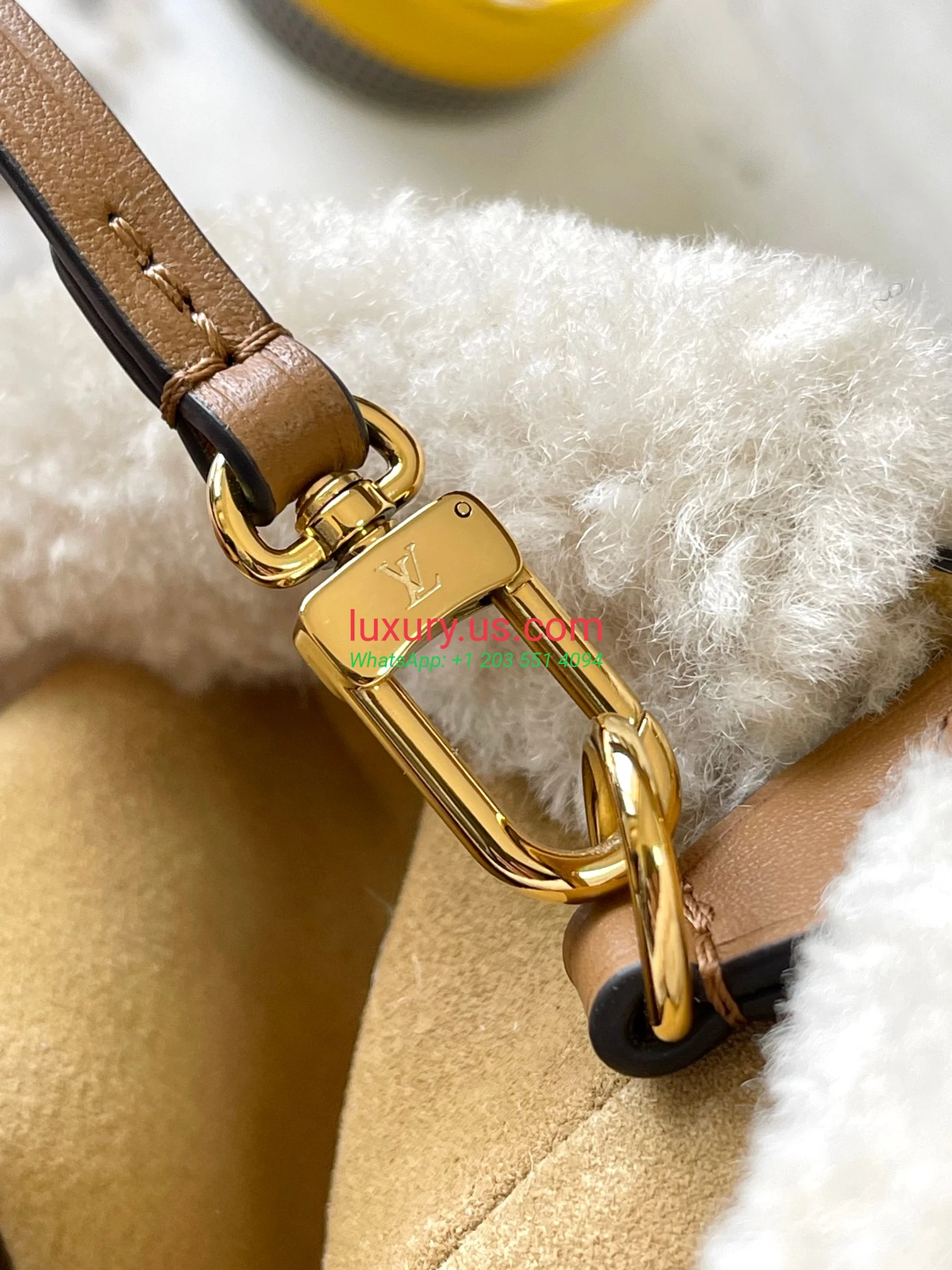 LOUISVUITTON CarryAll M11843 24x12x29 cm Almond - Replica Bag high-quality replicas, exquisite design, perfect details. LOUISVUITTON CarryAll M11843 24x12x29 cm Almond - Replica Bag high-quality replicas, exquisite design, perfect details.
