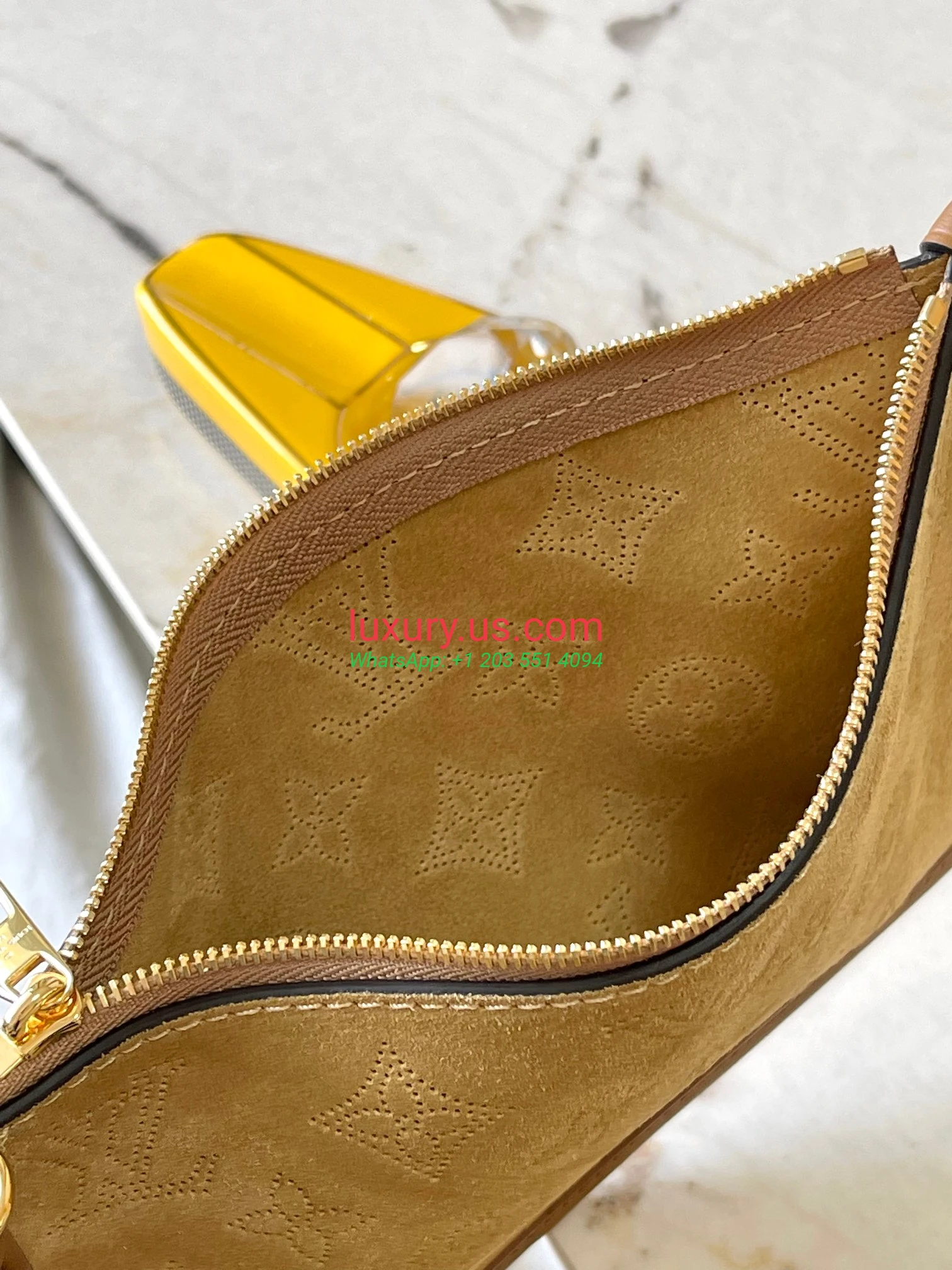 LOUISVUITTON CarryAll M11843 24x12x29 cm Almond - Replica Bag high-quality replicas, exquisite design, perfect details. LOUISVUITTON CarryAll M11843 24x12x29 cm Almond - Replica Bag high-quality replicas, exquisite design, perfect details.