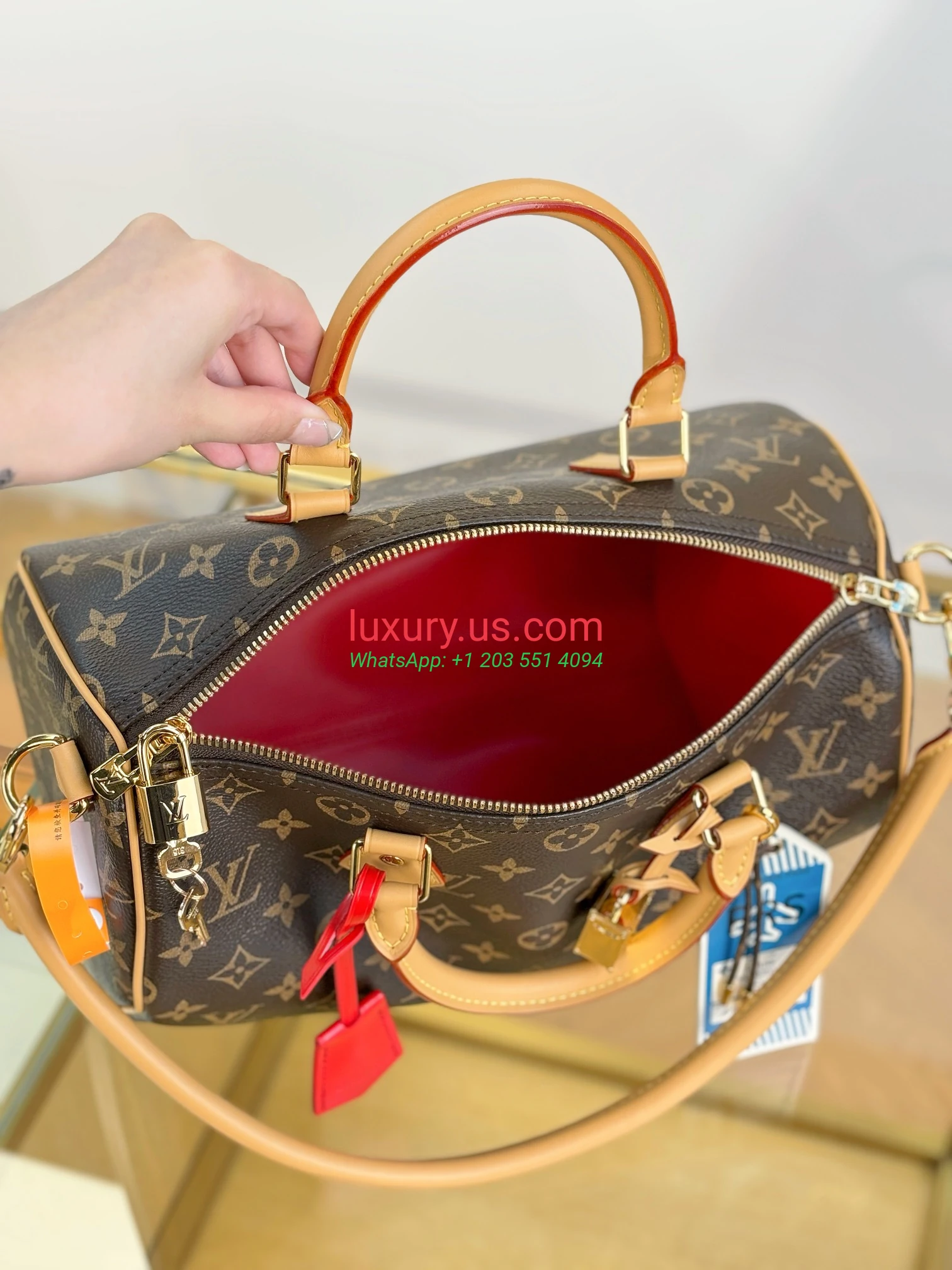 LOUISVUITTON Speedy M11945 30x21x17 cm - Replica Bag high-quality replicas, exquisite design, perfect details. LOUISVUITTON Speedy M11945 30x21x17 cm - Replica Bag high-quality replicas, exquisite design, perfect details.