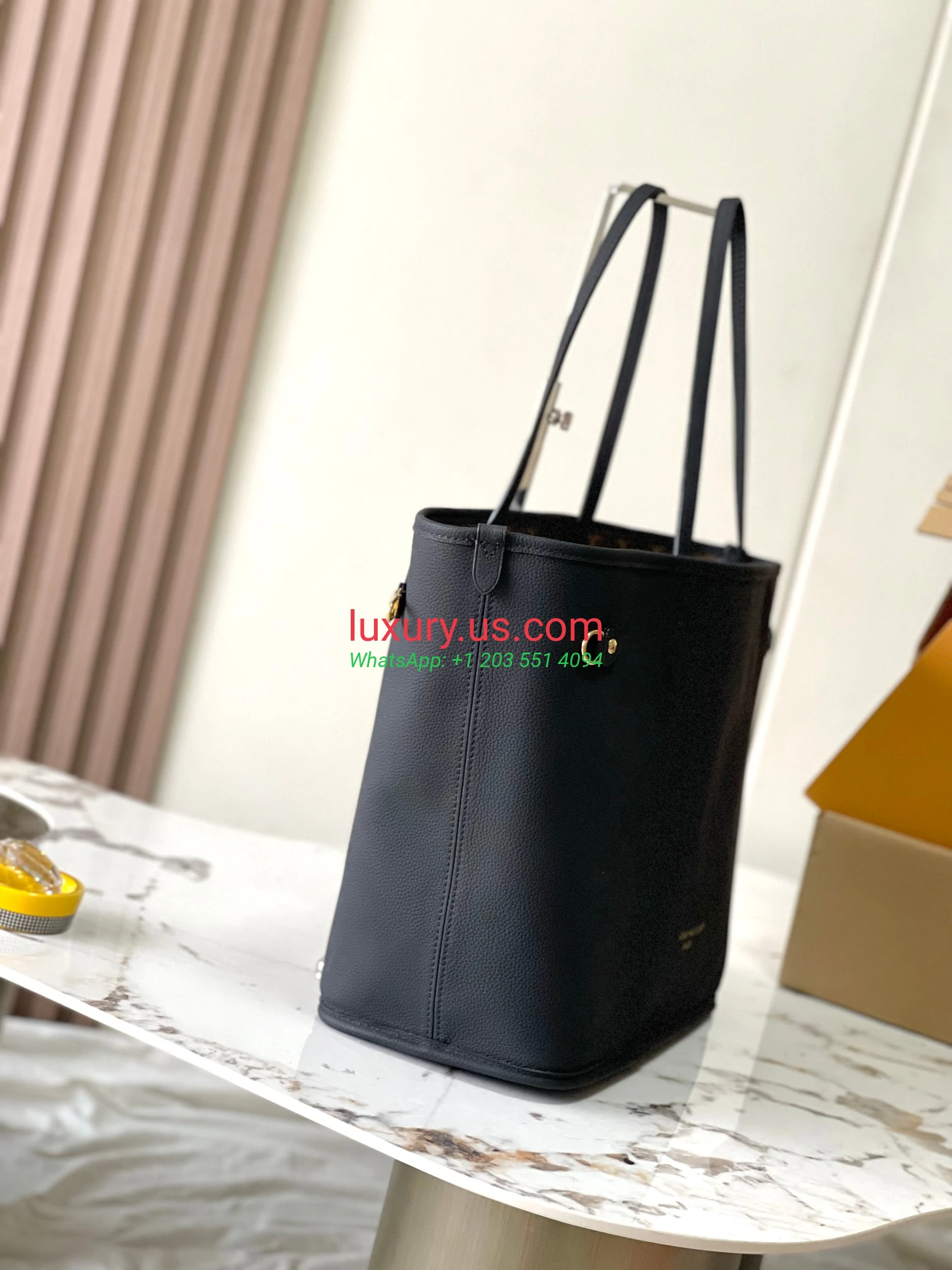 LOUISVUITTON Neverfull M11946 31x28x14 cm black - Replica Bag high-quality replicas, exquisite design, perfect details. LOUISVUITTON Neverfull M11946 31x28x14 cm black - Replica Bag high-quality replicas, exquisite design, perfect details.