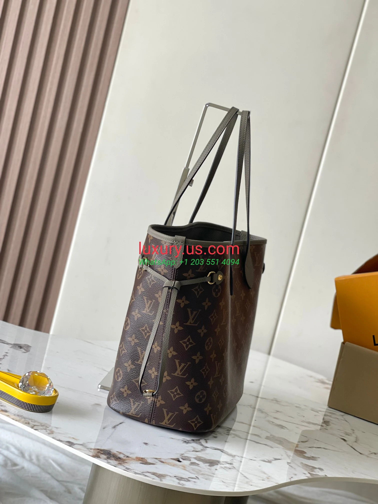 LOUISVUITTON Neverfull M12063 31x28x14 cm elephant gray - Replica Bag high-quality replicas, exquisite design, perfect details. LOUISVUITTON Neverfull M12063 31x28x14 cm elephant gray - Replica Bag high-quality replicas, exquisite design, perfect details.