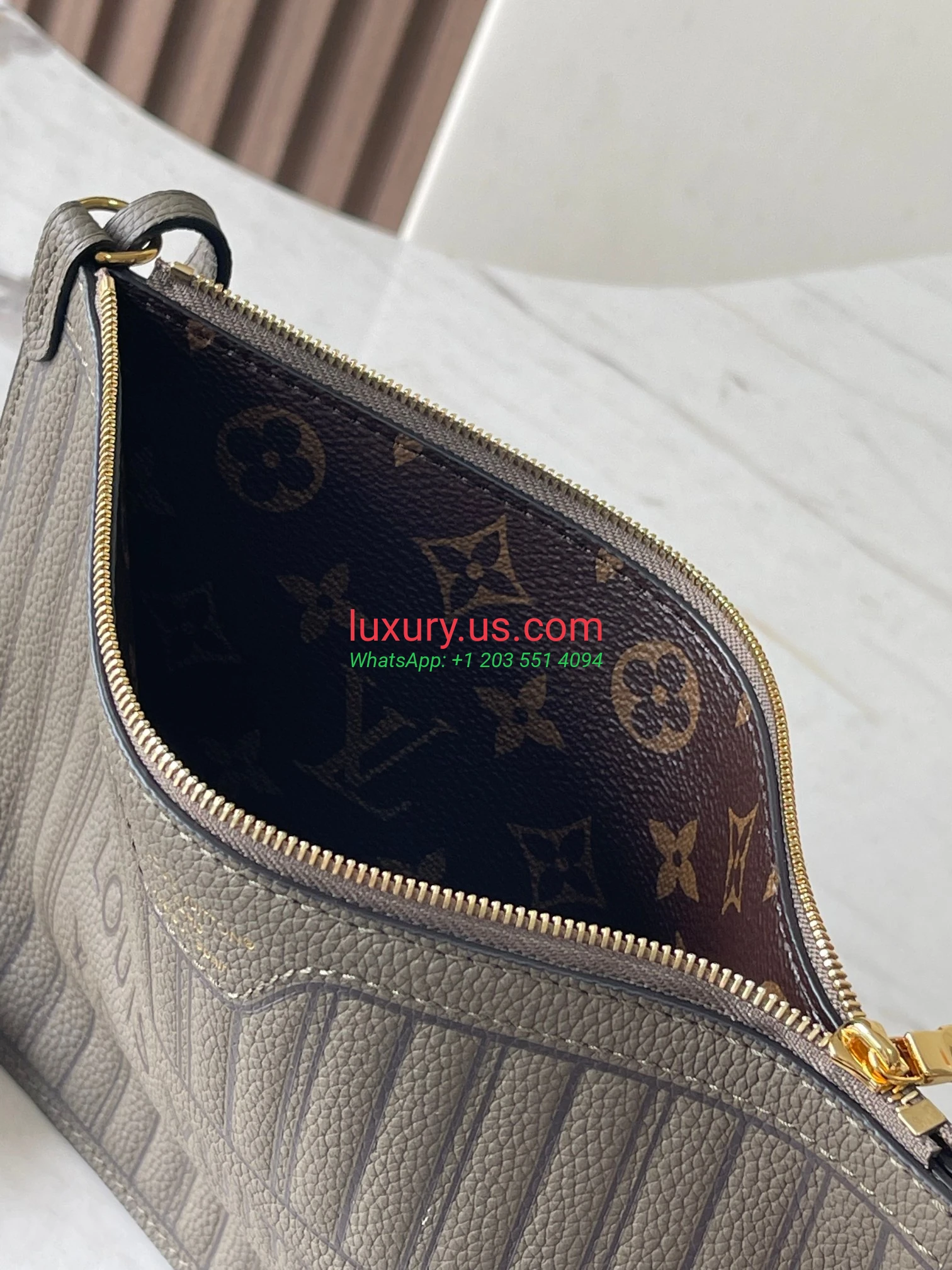 LOUISVUITTON Neverfull M12063 31x28x14 cm elephant gray - Replica Bag high-quality replicas, exquisite design, perfect details. LOUISVUITTON Neverfull M12063 31x28x14 cm elephant gray - Replica Bag high-quality replicas, exquisite design, perfect details.