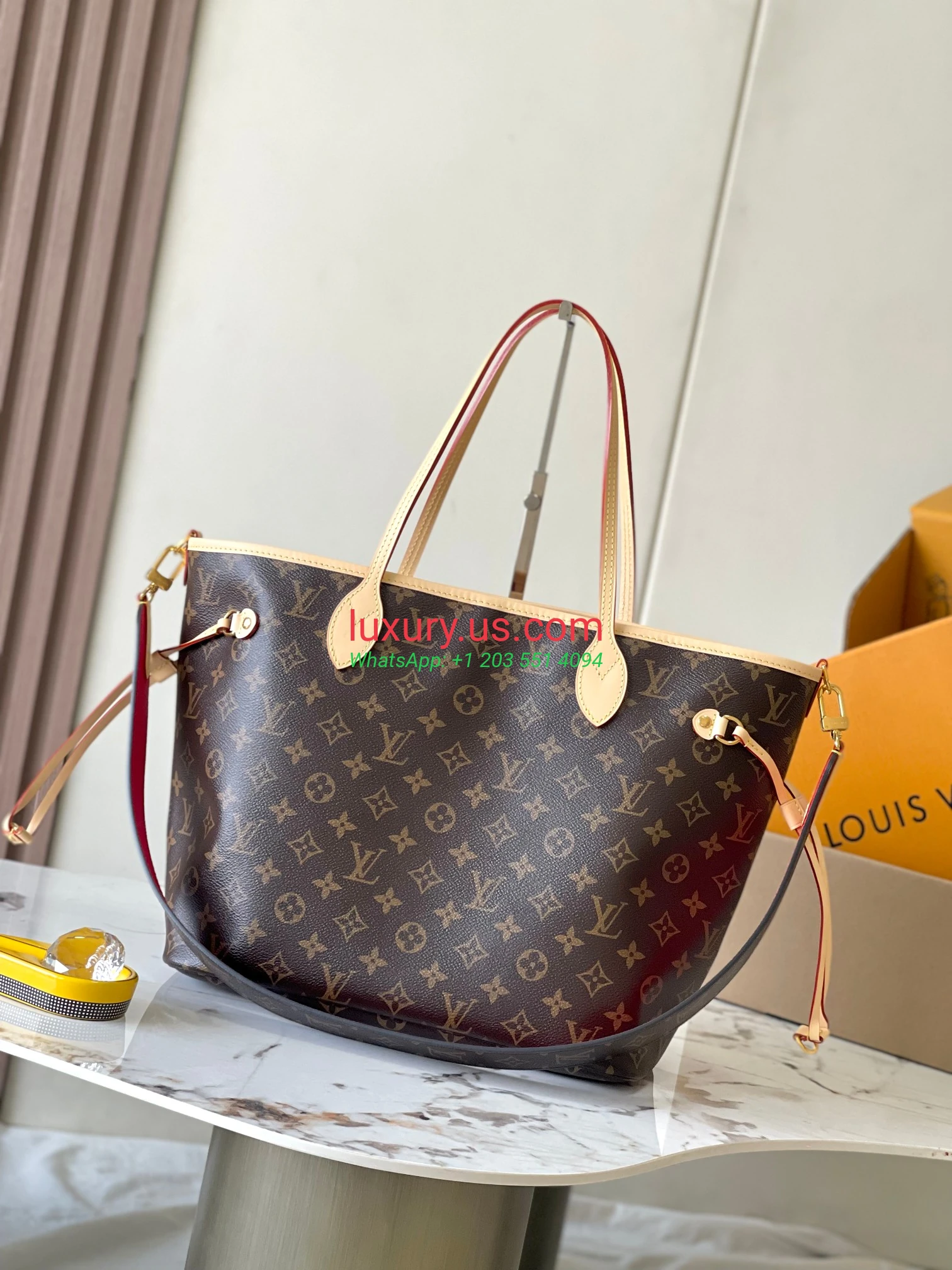 LOUISVUITTON Neverfull M12096 31x28x14 cm Dynamic Red and White - Replica Bag high-quality replicas, exquisite design, perfect details. LOUISVUITTON Neverfull M12096 31x28x14 cm Dynamic Red and White - Replica Bag high-quality replicas, exquisite design, perfect details.