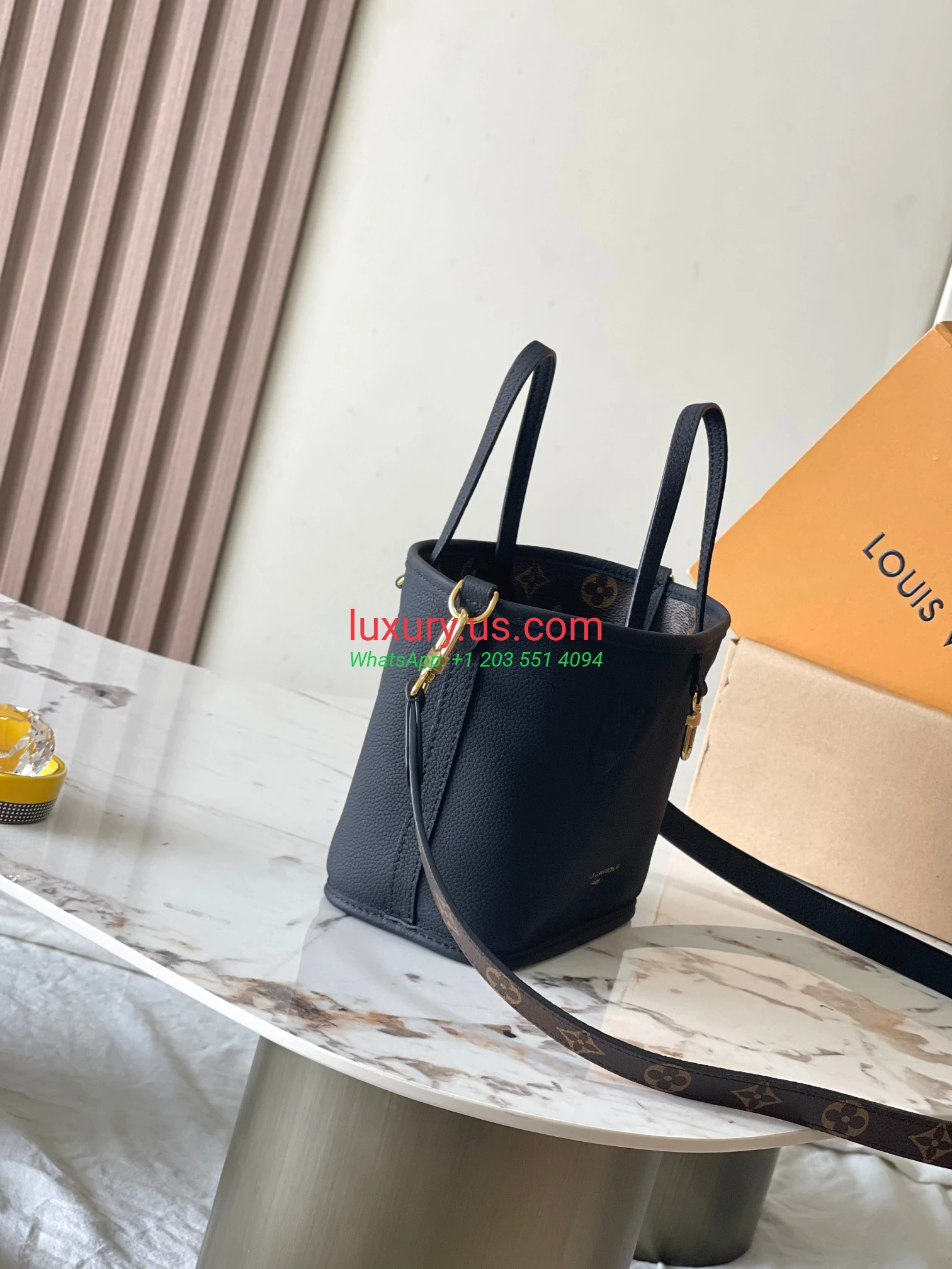 LOUISVUITTON Neverfull M12099 24x14x9 cm dynamic black - Replica Bag high-quality replicas, exquisite design, perfect details. LOUISVUITTON Neverfull M12099 24x14x9 cm dynamic black - Replica Bag high-quality replicas, exquisite design, perfect details.