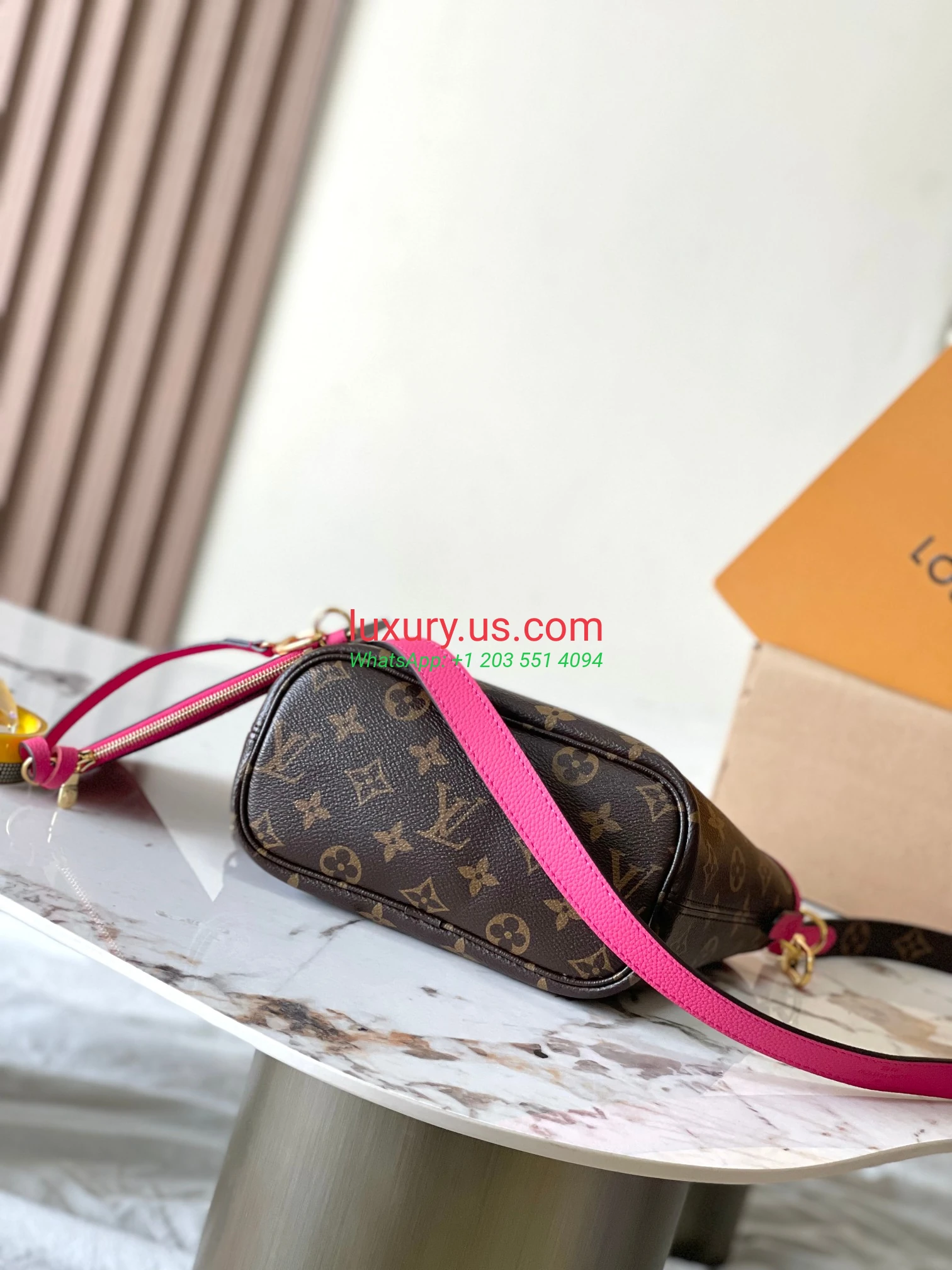 LOUISVUITTON Neverfull M12106 24x14x9 cm rose red - Replica Bag high-quality replicas, exquisite design, perfect details. LOUISVUITTON Neverfull M12106 24x14x9 cm rose red - Replica Bag high-quality replicas, exquisite design, perfect details.