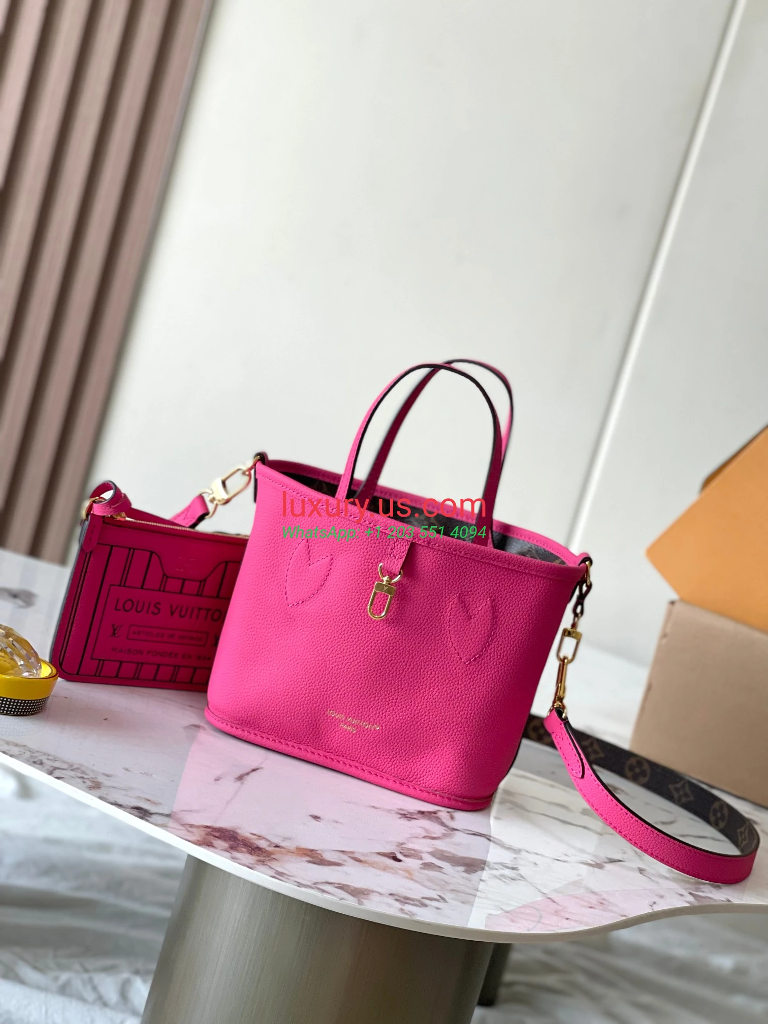 LOUISVUITTON Neverfull M12106 24x14x9 cm rose red - Replica Bag high-quality replicas, exquisite design, perfect details. LOUISVUITTON Neverfull M12106 24x14x9 cm rose red - Replica Bag high-quality replicas, exquisite design, perfect details.