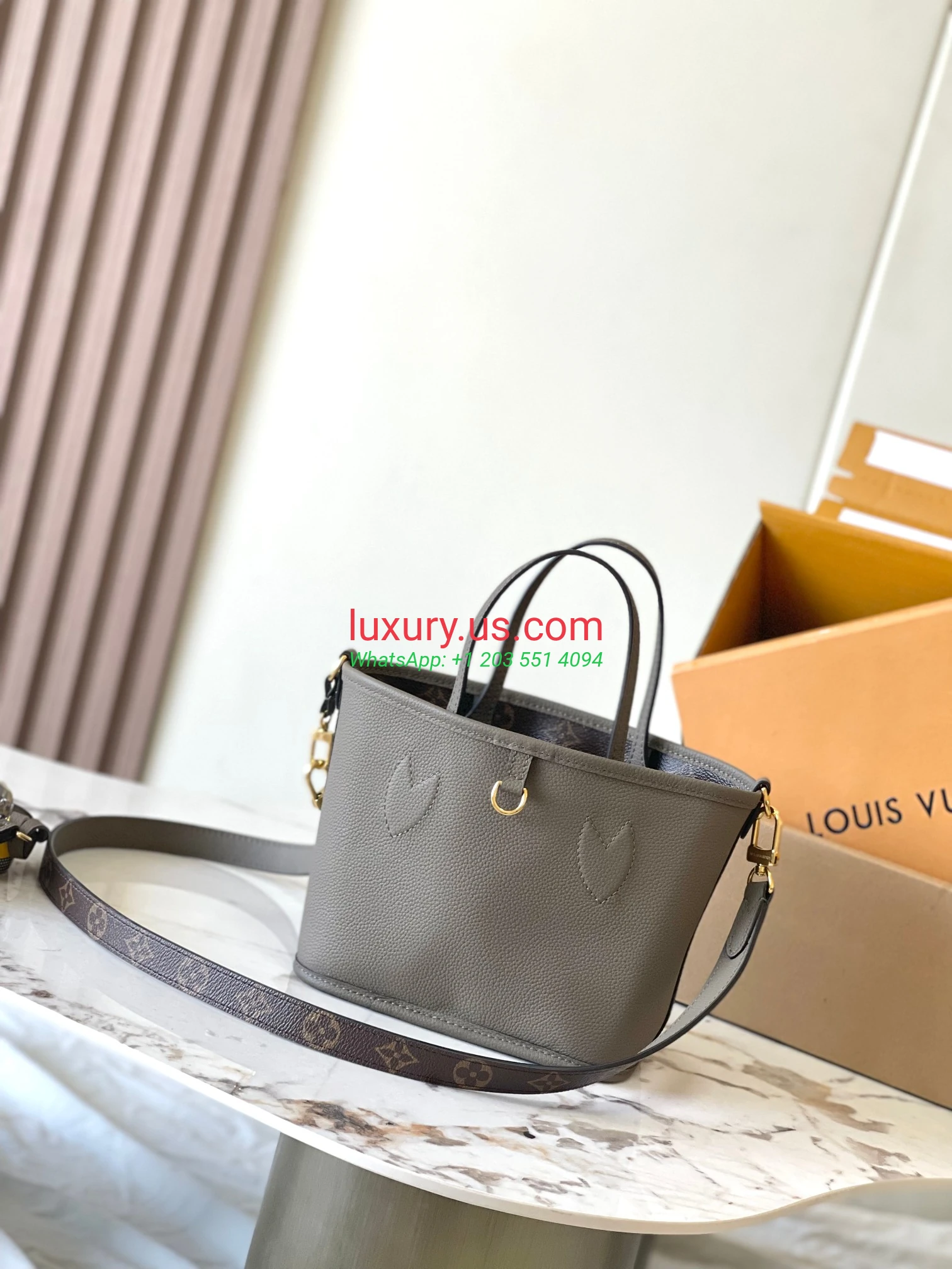 LOUISVUITTON Neverfull M12109 24x14x9 cm Elephant Gray - Replica Bag high-quality replicas, exquisite design, perfect details. LOUISVUITTON Neverfull M12109 24x14x9 cm Elephant Gray - Replica Bag high-quality replicas, exquisite design, perfect details.