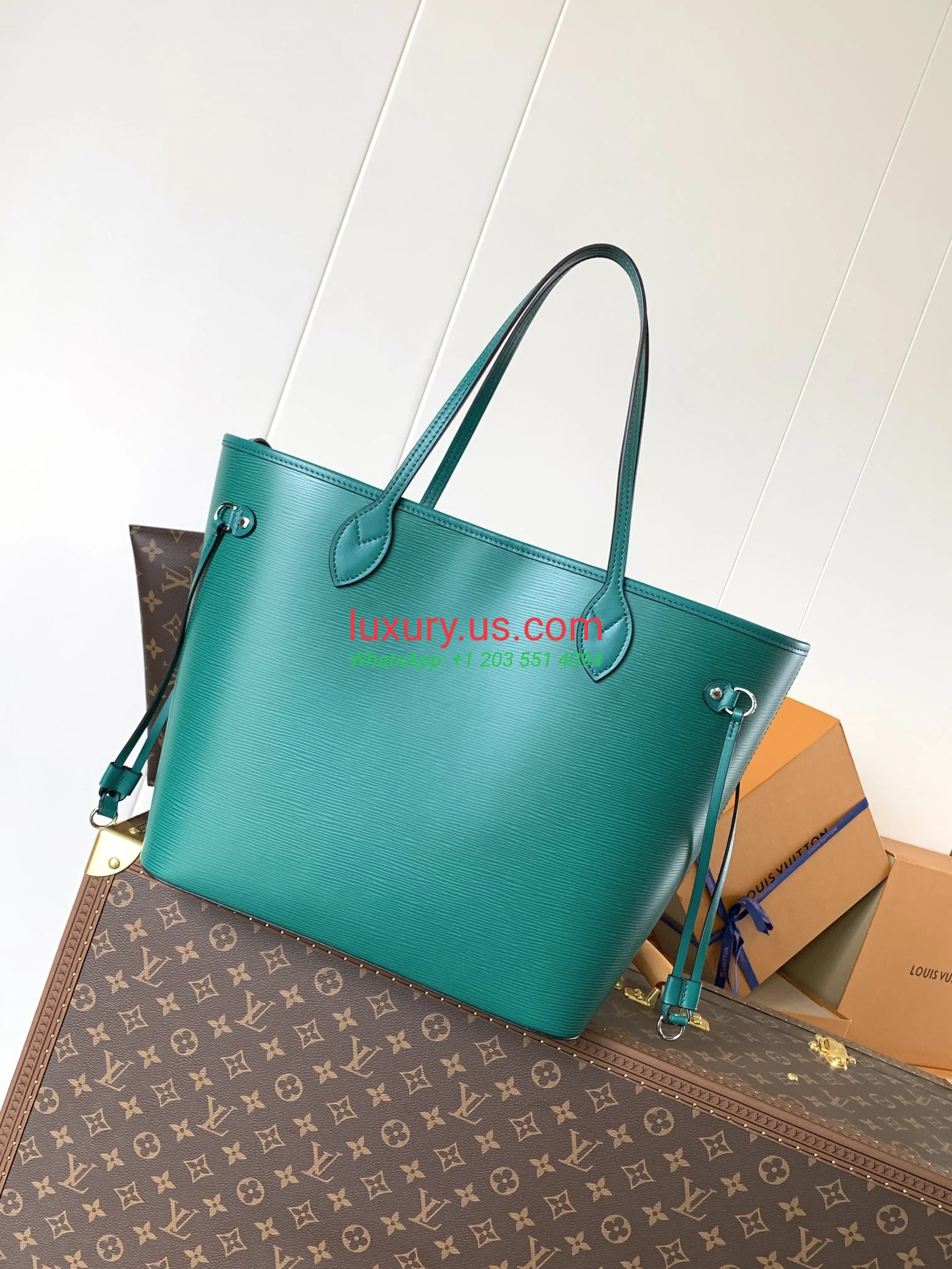 LOUISVUITTON Neverfull M12195 32 x 29 x 19 cm - Replica Bag high-quality replicas, exquisite design, perfect details. LOUISVUITTON Neverfull M12195 32 x 29 x 19 cm - Replica Bag high-quality replicas, exquisite design, perfect details.
