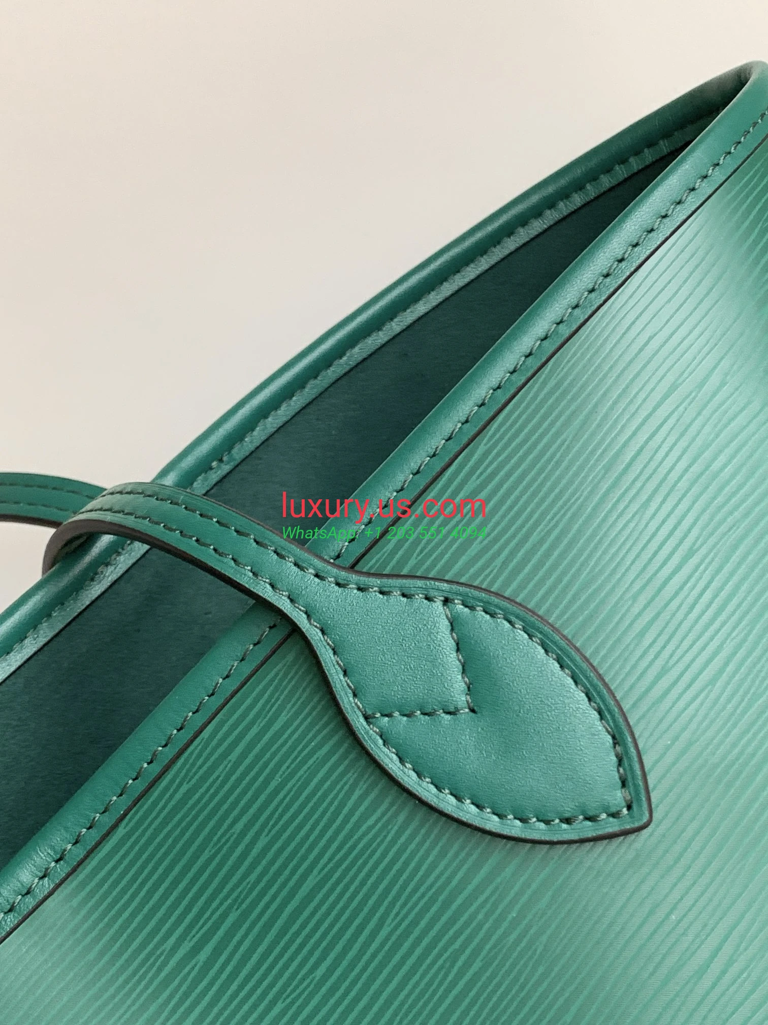 LOUISVUITTON Neverfull M12195 32 x 29 x 19 cm - Replica Bag high-quality replicas, exquisite design, perfect details. LOUISVUITTON Neverfull M12195 32 x 29 x 19 cm - Replica Bag high-quality replicas, exquisite design, perfect details.