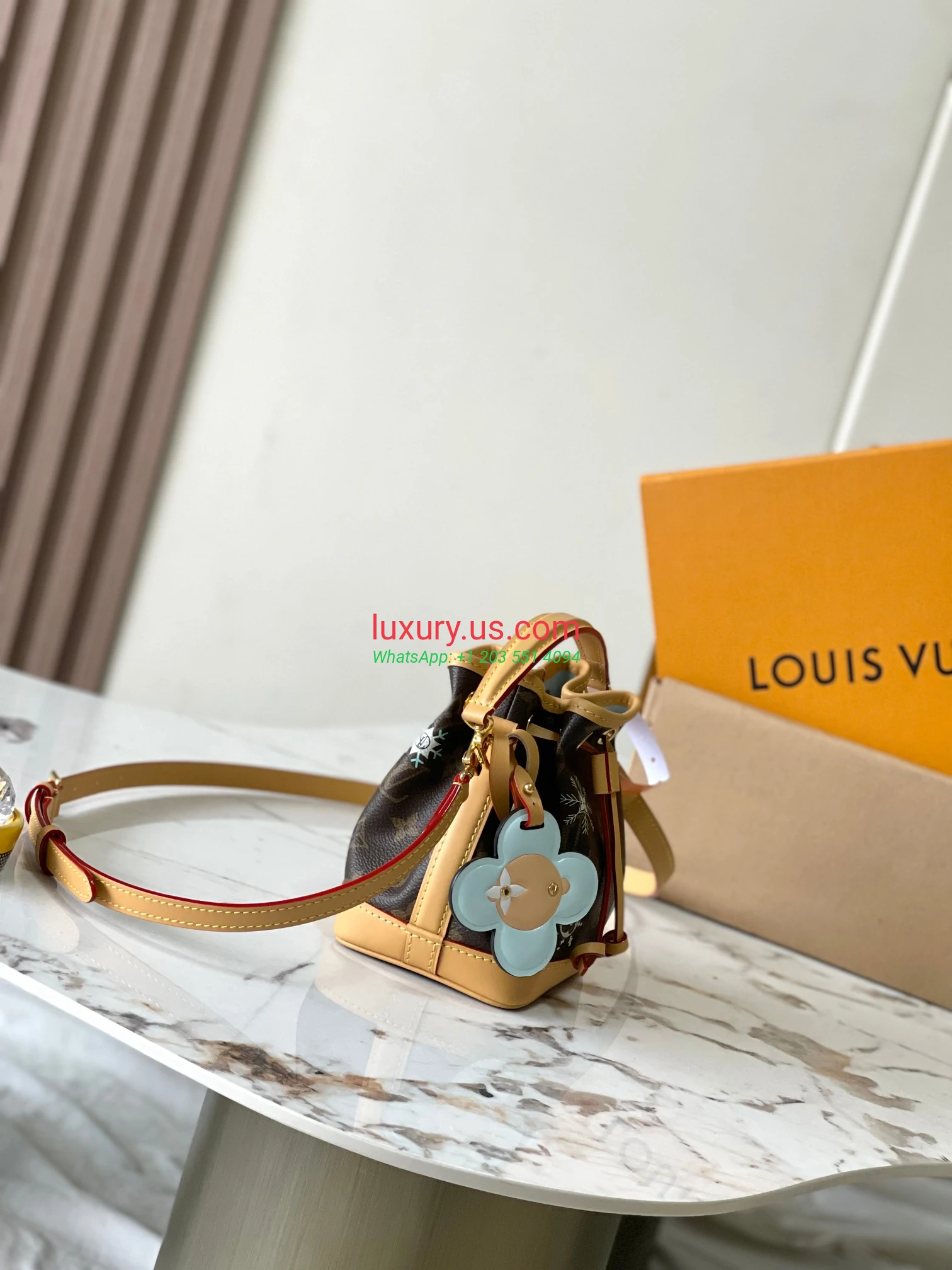 LOUISVUITTON Noé M12221 Vivienne 13x16x10 cm - Replica Bag high-quality replicas, exquisite design, perfect details. LOUISVUITTON Noé M12221 Vivienne 13x16x10 cm - Replica Bag high-quality replicas, exquisite design, perfect details.