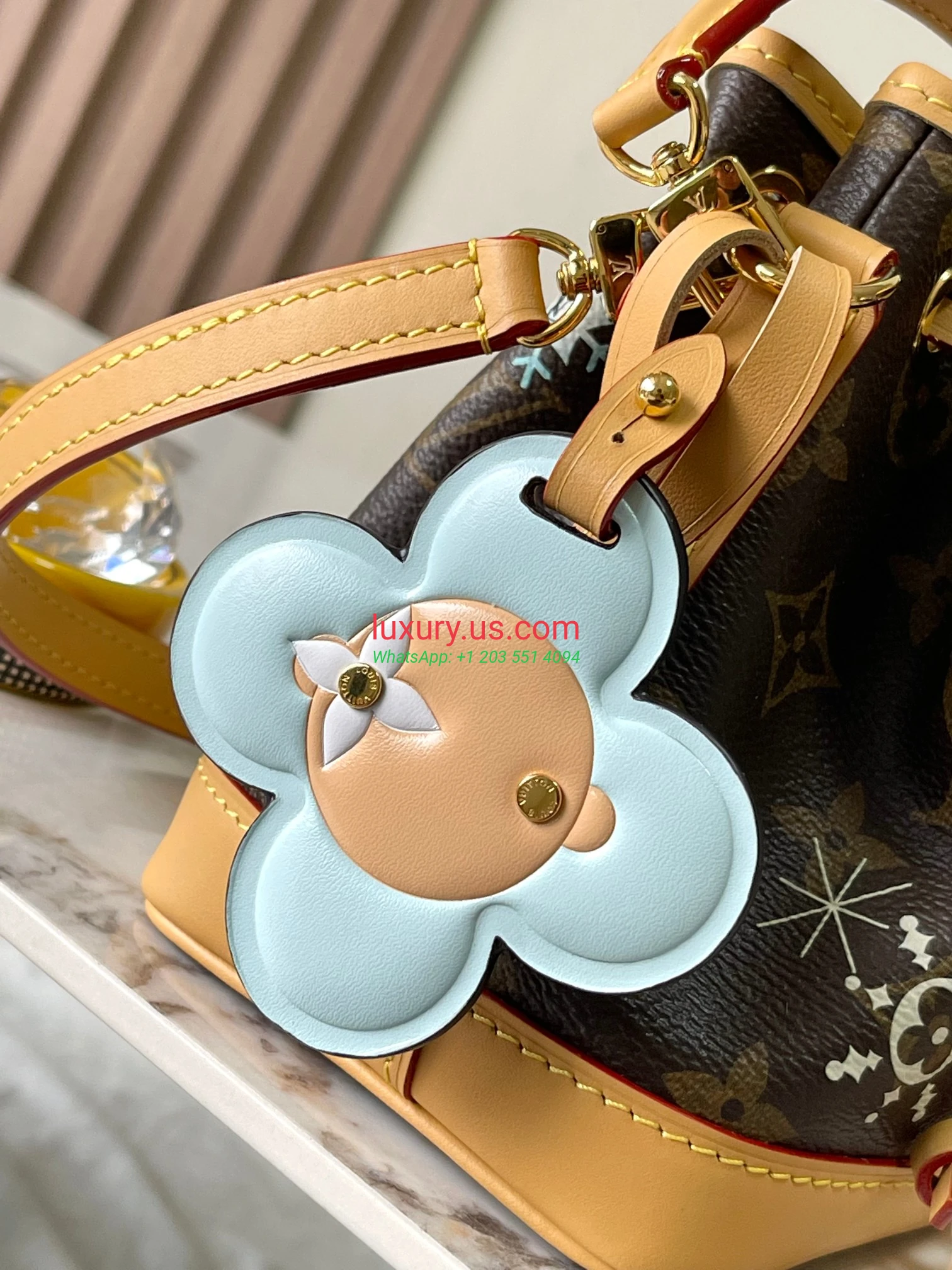 LOUISVUITTON Noé M12221 Vivienne 13x16x10 cm - Replica Bag high-quality replicas, exquisite design, perfect details. LOUISVUITTON Noé M12221 Vivienne 13x16x10 cm - Replica Bag high-quality replicas, exquisite design, perfect details.