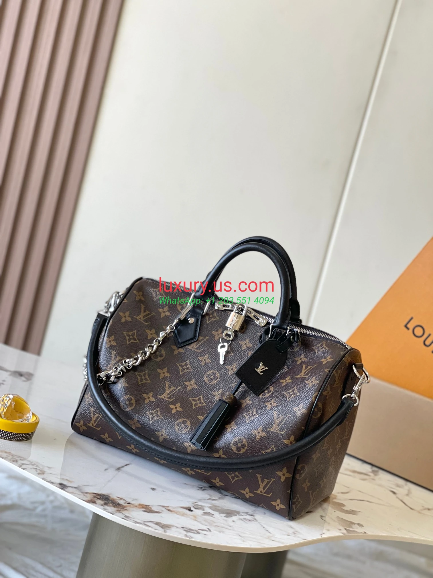 LOUISVUITTON Speedy M12243 30x21x17 cm Dark - Replica Bag high-quality replicas, exquisite design, perfect details. LOUISVUITTON Speedy M12243 30x21x17 cm Dark - Replica Bag high-quality replicas, exquisite design, perfect details.