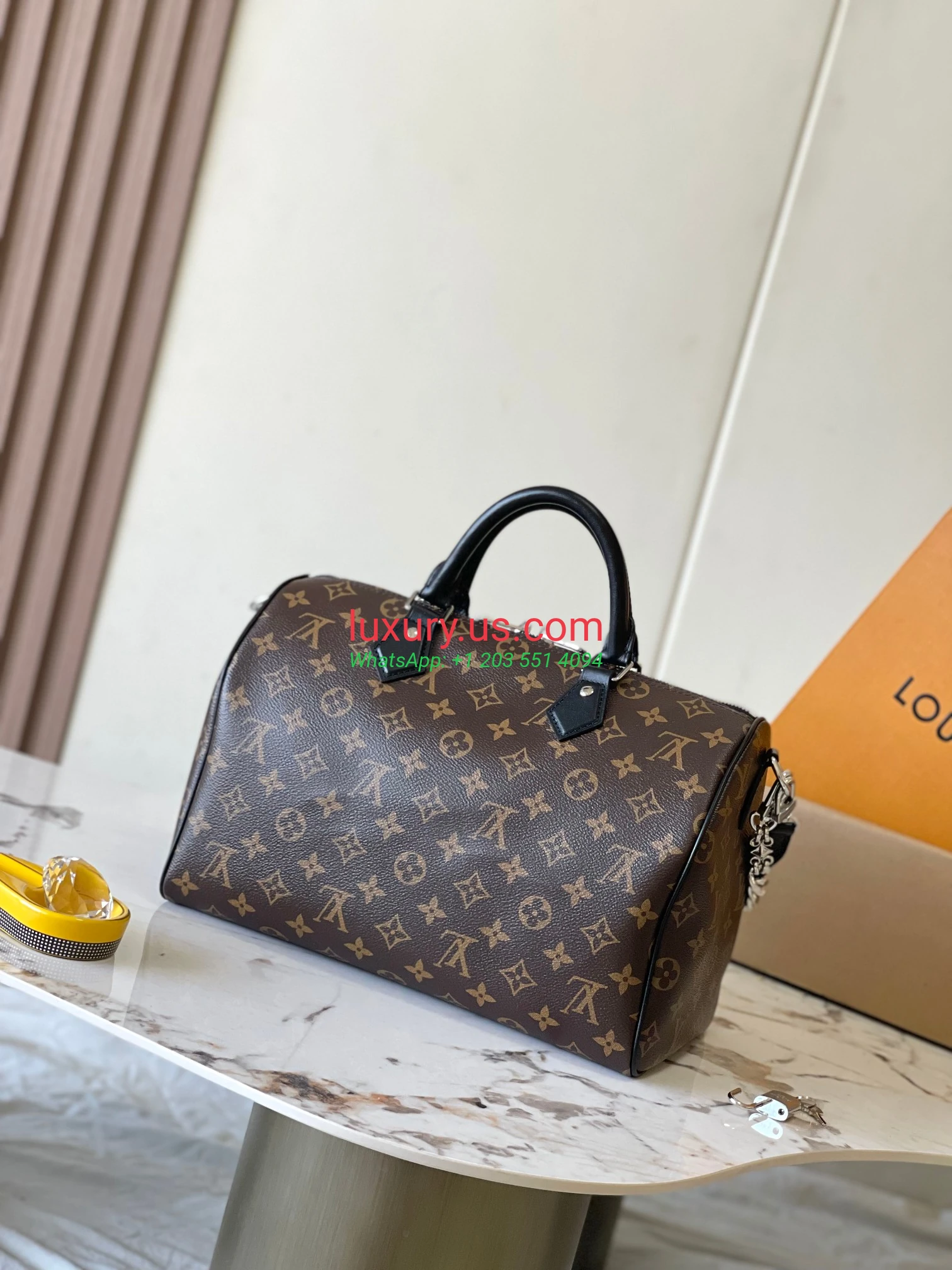 LOUISVUITTON Speedy M12243 30x21x17 cm Dark - Replica Bag high-quality replicas, exquisite design, perfect details. LOUISVUITTON Speedy M12243 30x21x17 cm Dark - Replica Bag high-quality replicas, exquisite design, perfect details.