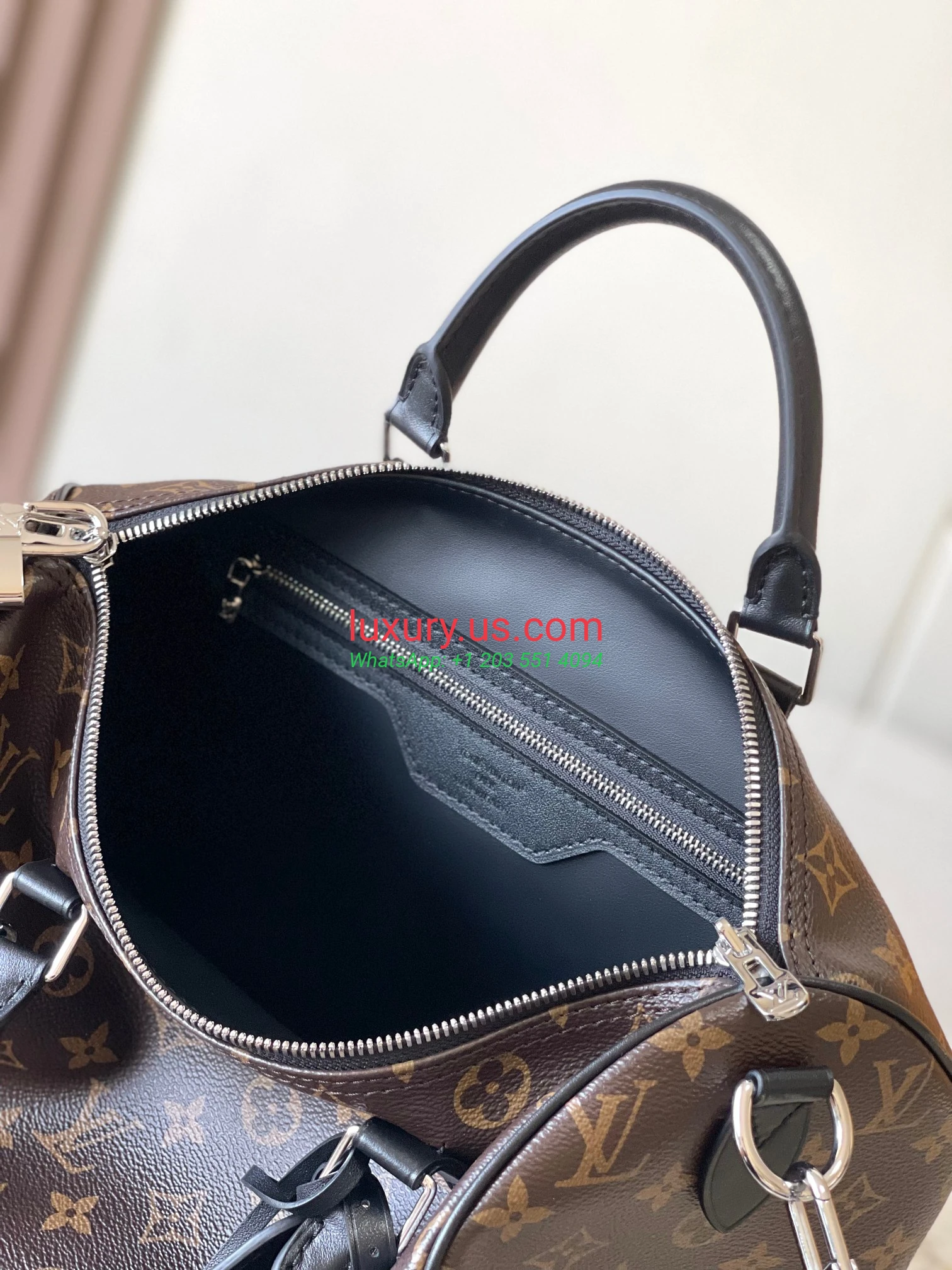 LOUISVUITTON Speedy M12243 30x21x17 cm Dark - Replica Bag high-quality replicas, exquisite design, perfect details. LOUISVUITTON Speedy M12243 30x21x17 cm Dark - Replica Bag high-quality replicas, exquisite design, perfect details.