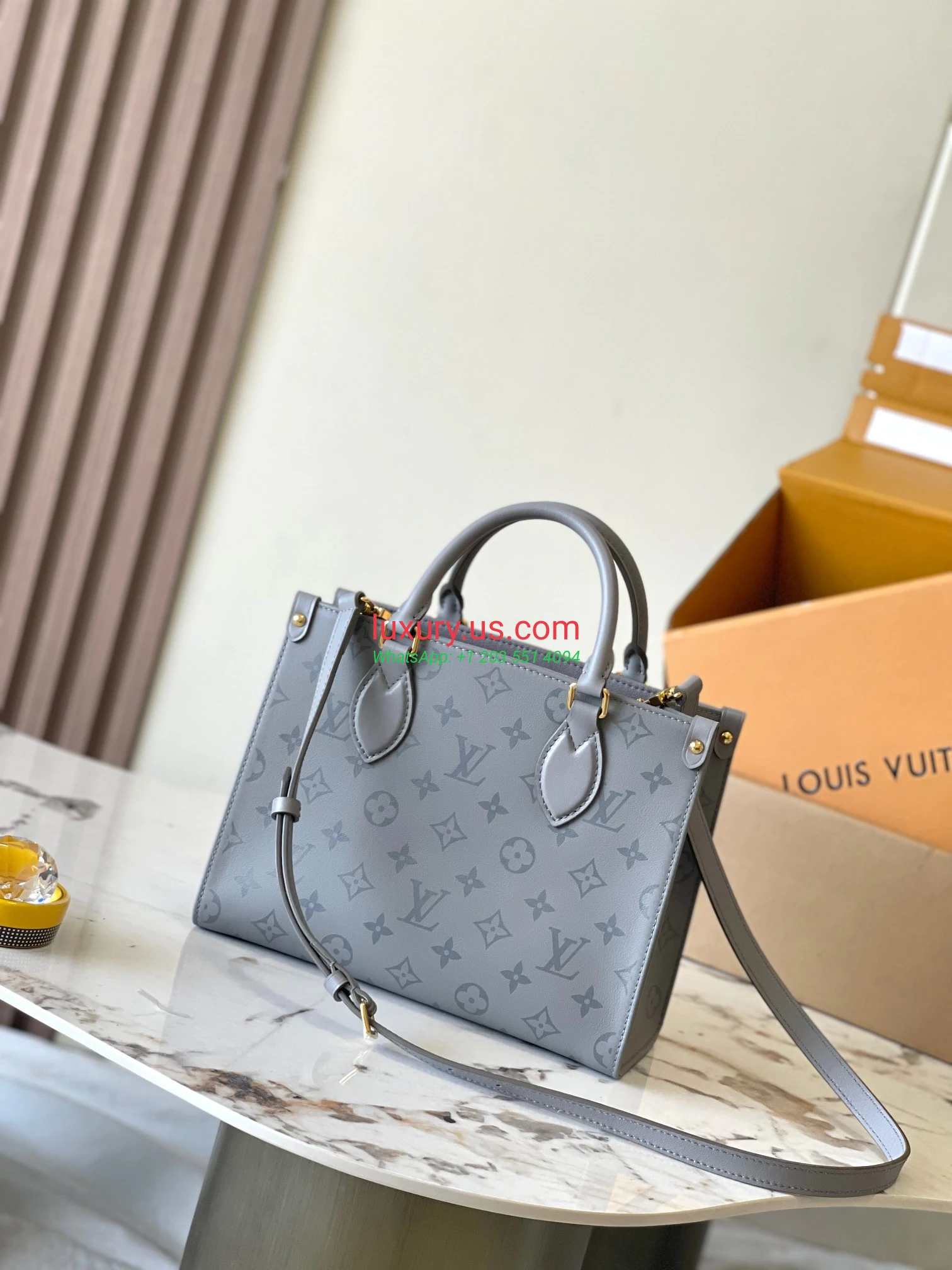 LOUISVUITTON OnTheGo M12465 25x19x11.5 cm Gray - Replica Bag high-quality replicas, exquisite design, perfect details. LOUISVUITTON OnTheGo M12465 25x19x11.5 cm Gray - Replica Bag high-quality replicas, exquisite design, perfect details.