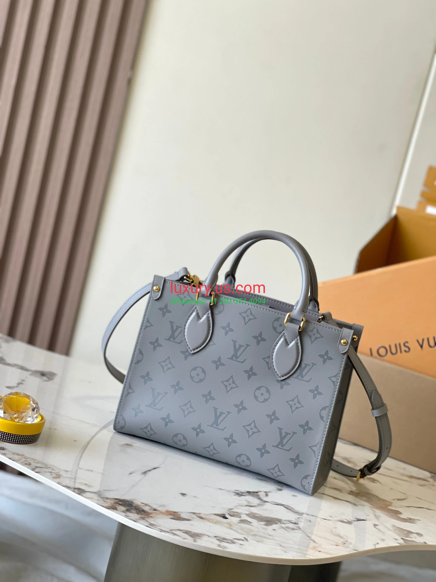 LOUISVUITTON OnTheGo M12465 25x19x11.5 cm Gray - Replica Bag high-quality replicas, exquisite design, perfect details. LOUISVUITTON OnTheGo M12465 25x19x11.5 cm Gray - Replica Bag high-quality replicas, exquisite design, perfect details.