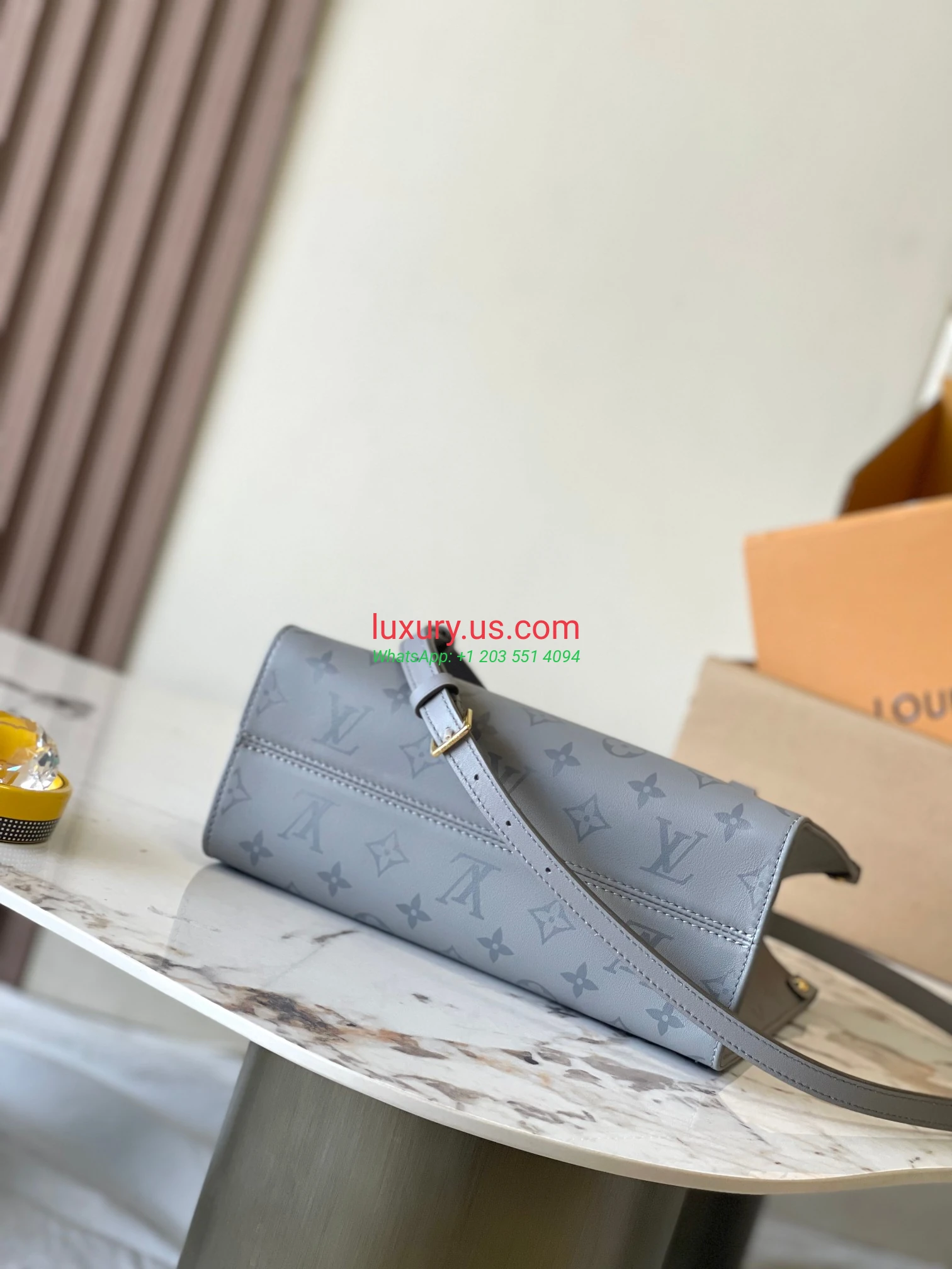 LOUISVUITTON OnTheGo M12465 25x19x11.5 cm Gray - Replica Bag high-quality replicas, exquisite design, perfect details. LOUISVUITTON OnTheGo M12465 25x19x11.5 cm Gray - Replica Bag high-quality replicas, exquisite design, perfect details.