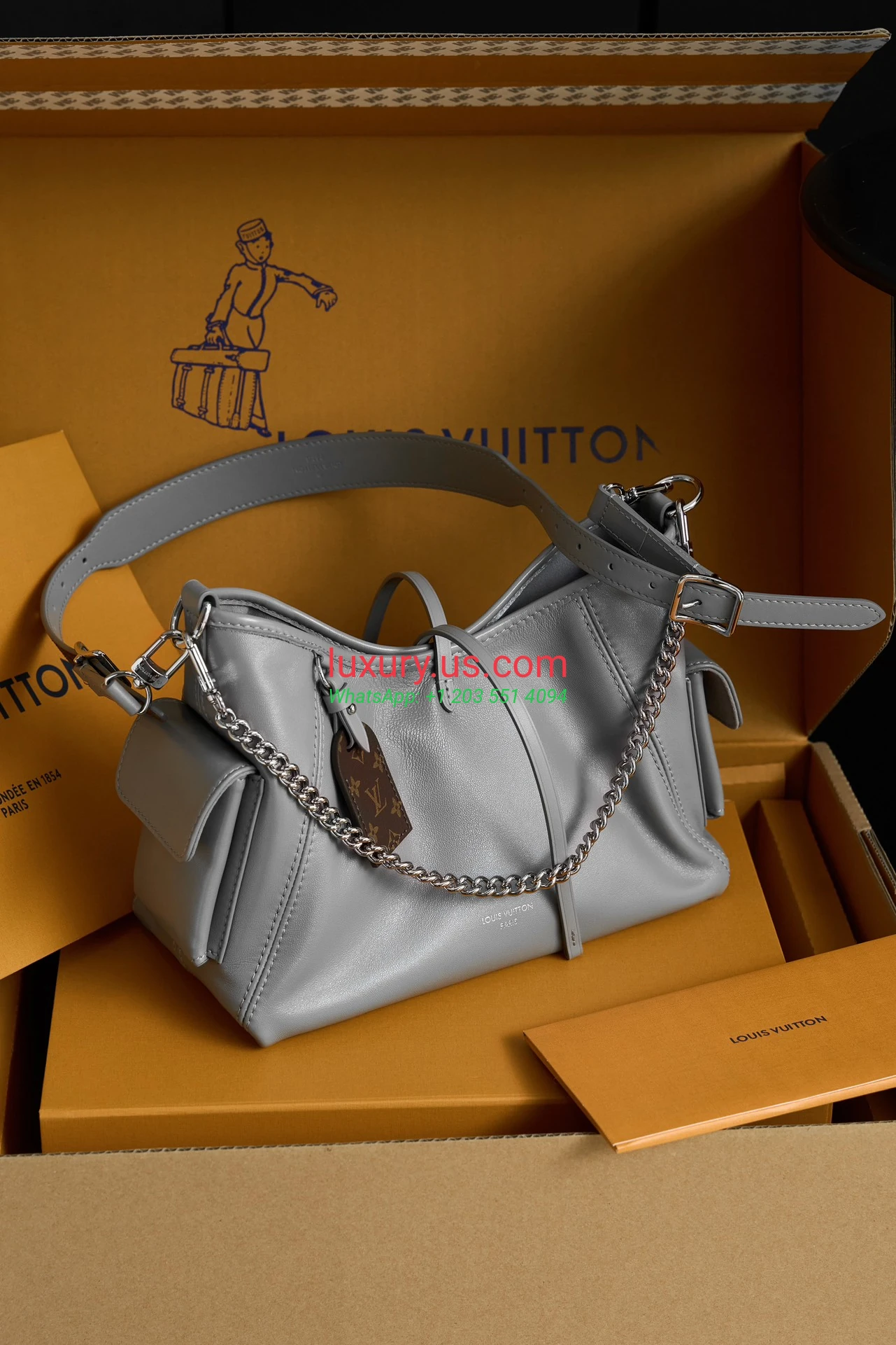 LOUISVUITTON CarryAll M12579 33.5 cm Dark - Replica Bag high-quality replicas, exquisite design, perfect details. LOUISVUITTON CarryAll M12579 33.5 cm Dark - Replica Bag high-quality replicas, exquisite design, perfect details.