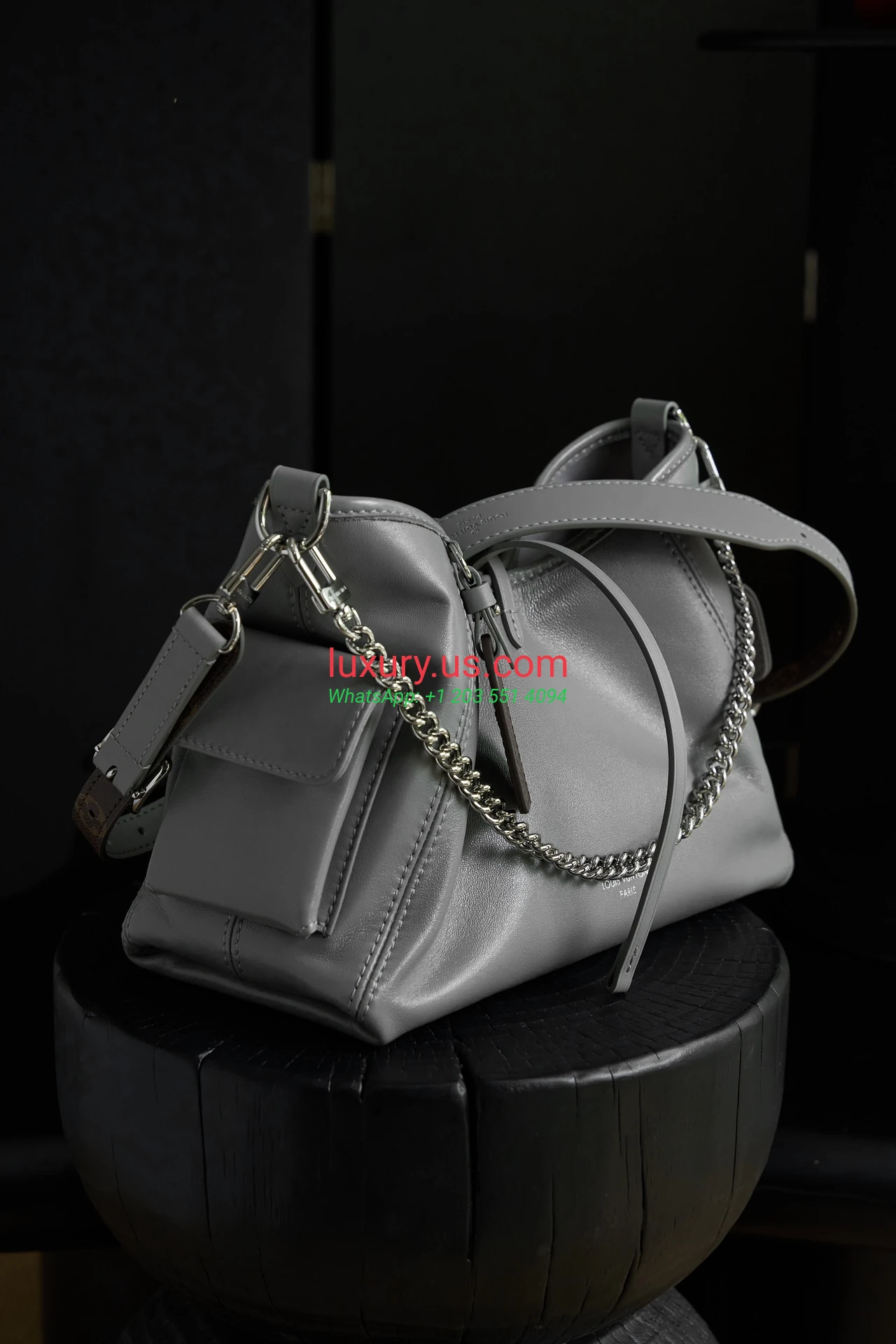 LOUISVUITTON CarryAll M12579 33.5 cm Dark - Replica Bag high-quality replicas, exquisite design, perfect details. LOUISVUITTON CarryAll M12579 33.5 cm Dark - Replica Bag high-quality replicas, exquisite design, perfect details.