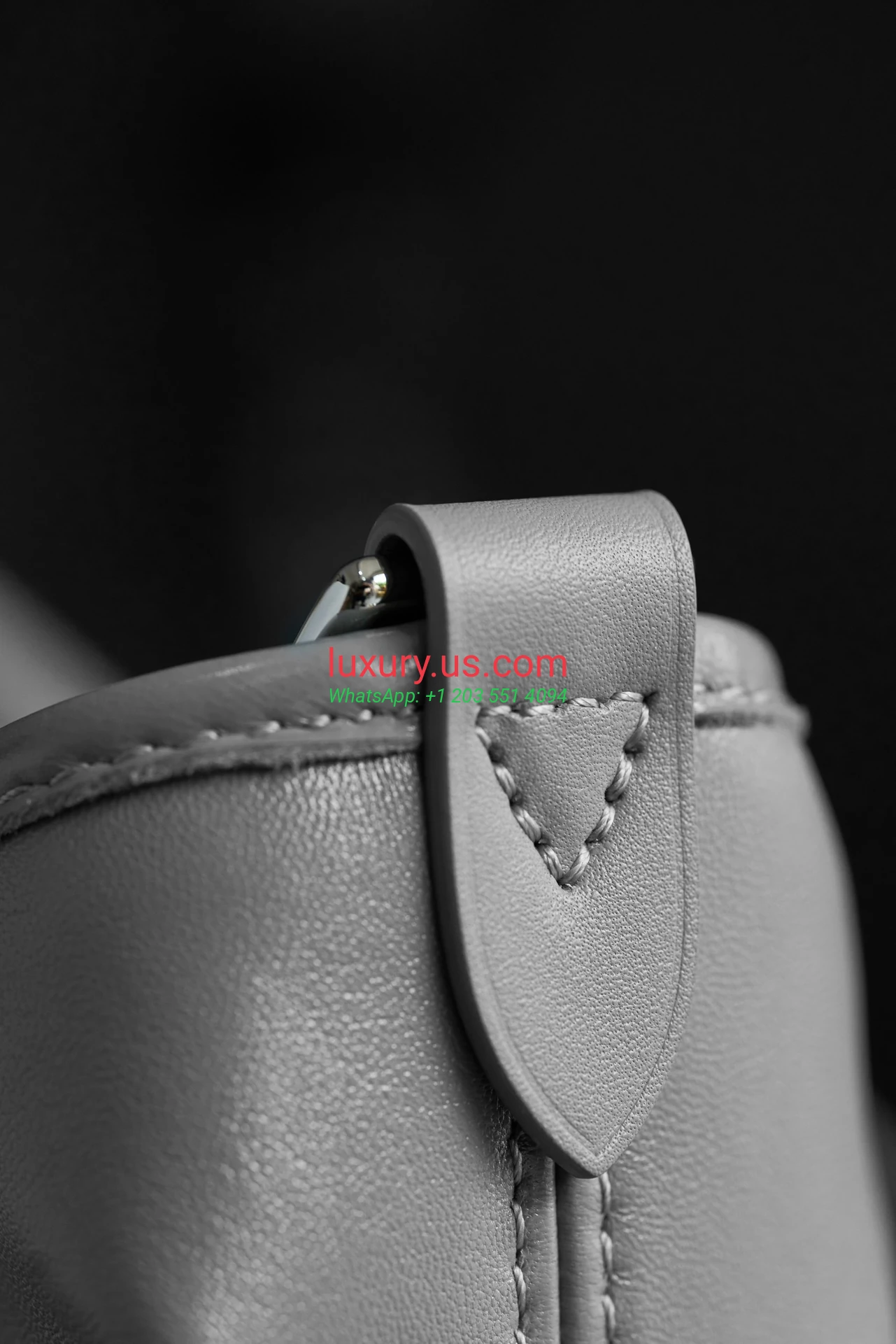 LOUISVUITTON CarryAll M12579 33.5 cm Dark - Replica Bag high-quality replicas, exquisite design, perfect details. LOUISVUITTON CarryAll M12579 33.5 cm Dark - Replica Bag high-quality replicas, exquisite design, perfect details.