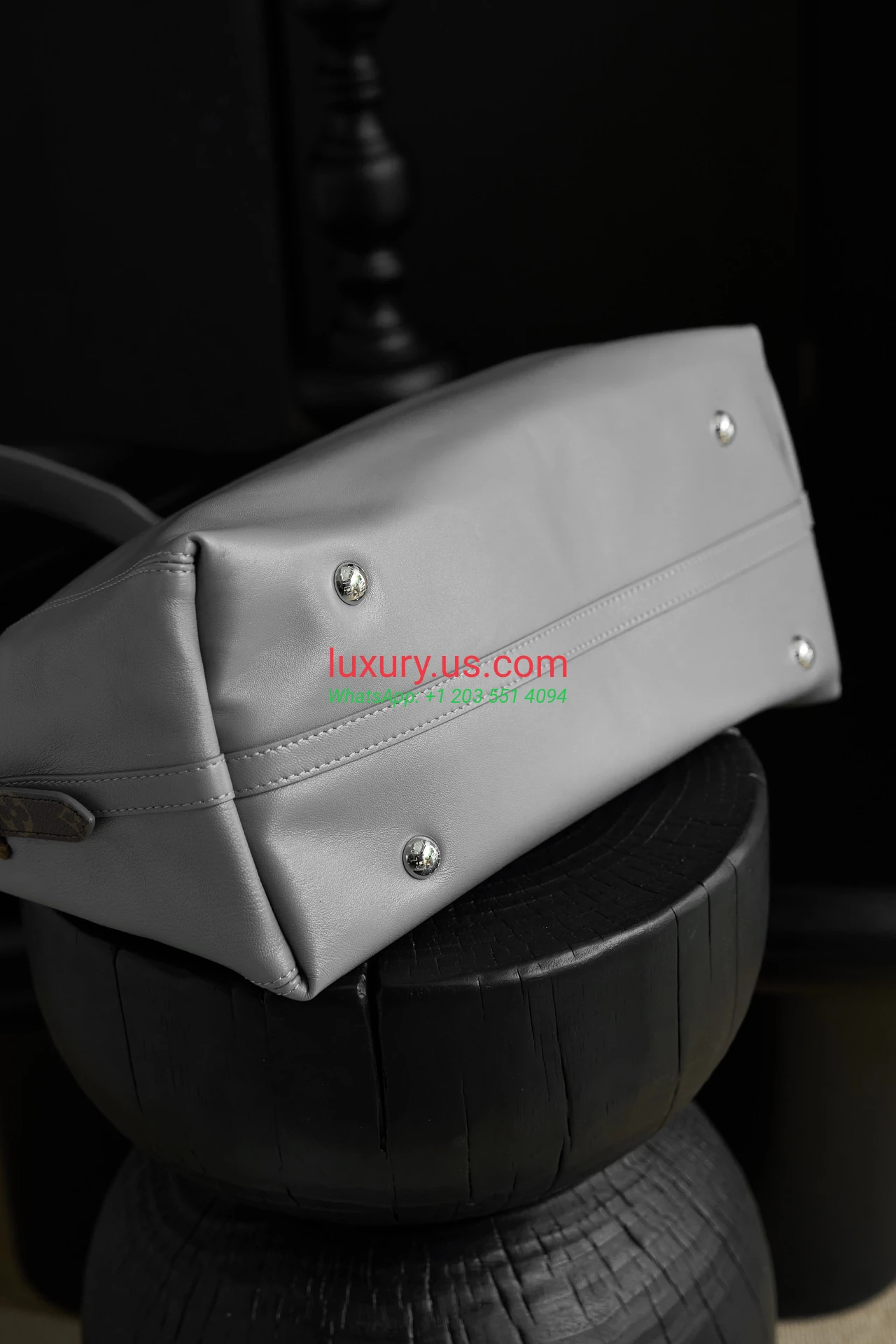 LOUISVUITTON CarryAll M12583 39 cm Dark - Replica Bag high-quality replicas, exquisite design, perfect details. LOUISVUITTON CarryAll M12583 39 cm Dark - Replica Bag high-quality replicas, exquisite design, perfect details.