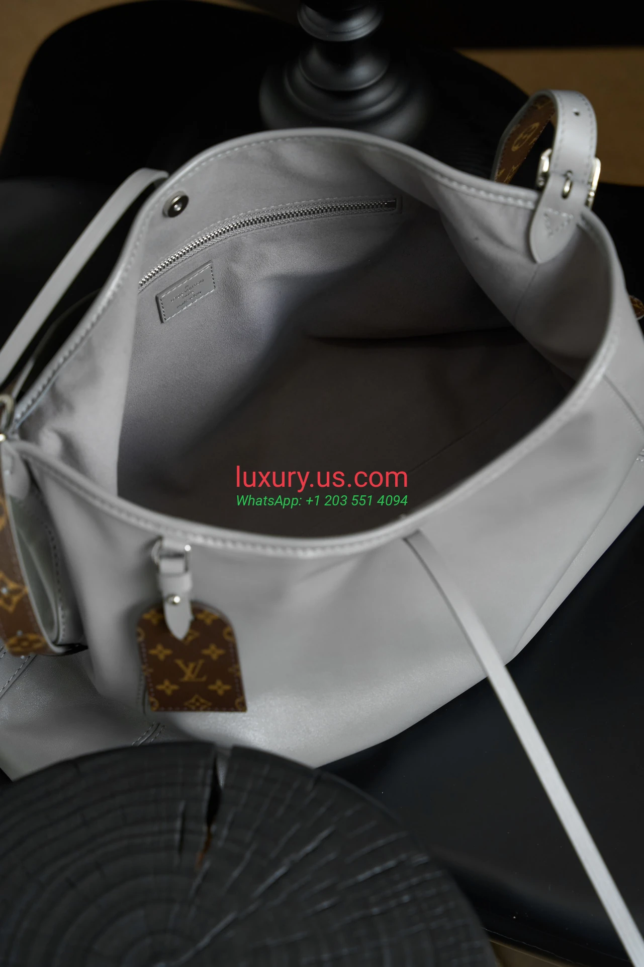 LOUISVUITTON CarryAll M12583 39 cm Dark - Replica Bag high-quality replicas, exquisite design, perfect details. LOUISVUITTON CarryAll M12583 39 cm Dark - Replica Bag high-quality replicas, exquisite design, perfect details.