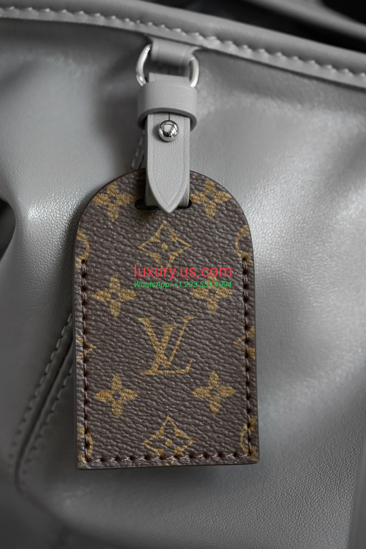 LOUISVUITTON CarryAll M12583 39 cm Dark - Replica Bag high-quality replicas, exquisite design, perfect details. LOUISVUITTON CarryAll M12583 39 cm Dark - Replica Bag high-quality replicas, exquisite design, perfect details.
