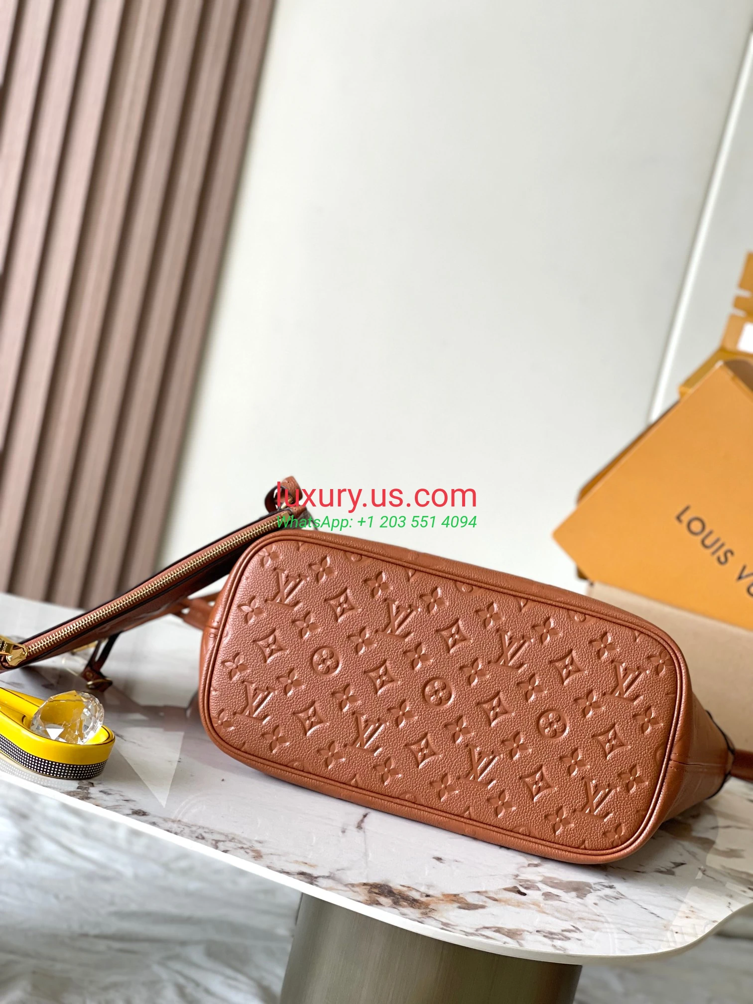 LOUISVUITTON Neverfull M12605 31x28x14 cm Caramel - Replica Bag high-quality replicas, exquisite design, perfect details. LOUISVUITTON Neverfull M12605 31x28x14 cm Caramel - Replica Bag high-quality replicas, exquisite design, perfect details.