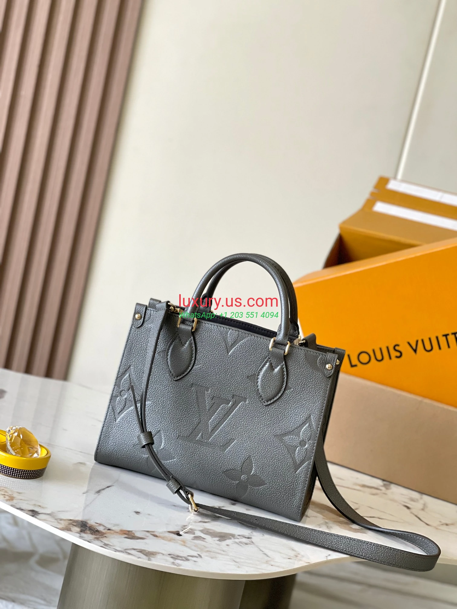 LOUISVUITTON OnTheGo M12886 25x19x11.5 cm Iron Gray - Replica Bag high-quality replicas, exquisite design, perfect details. LOUISVUITTON OnTheGo M12886 25x19x11.5 cm Iron Gray - Replica Bag high-quality replicas, exquisite design, perfect details.