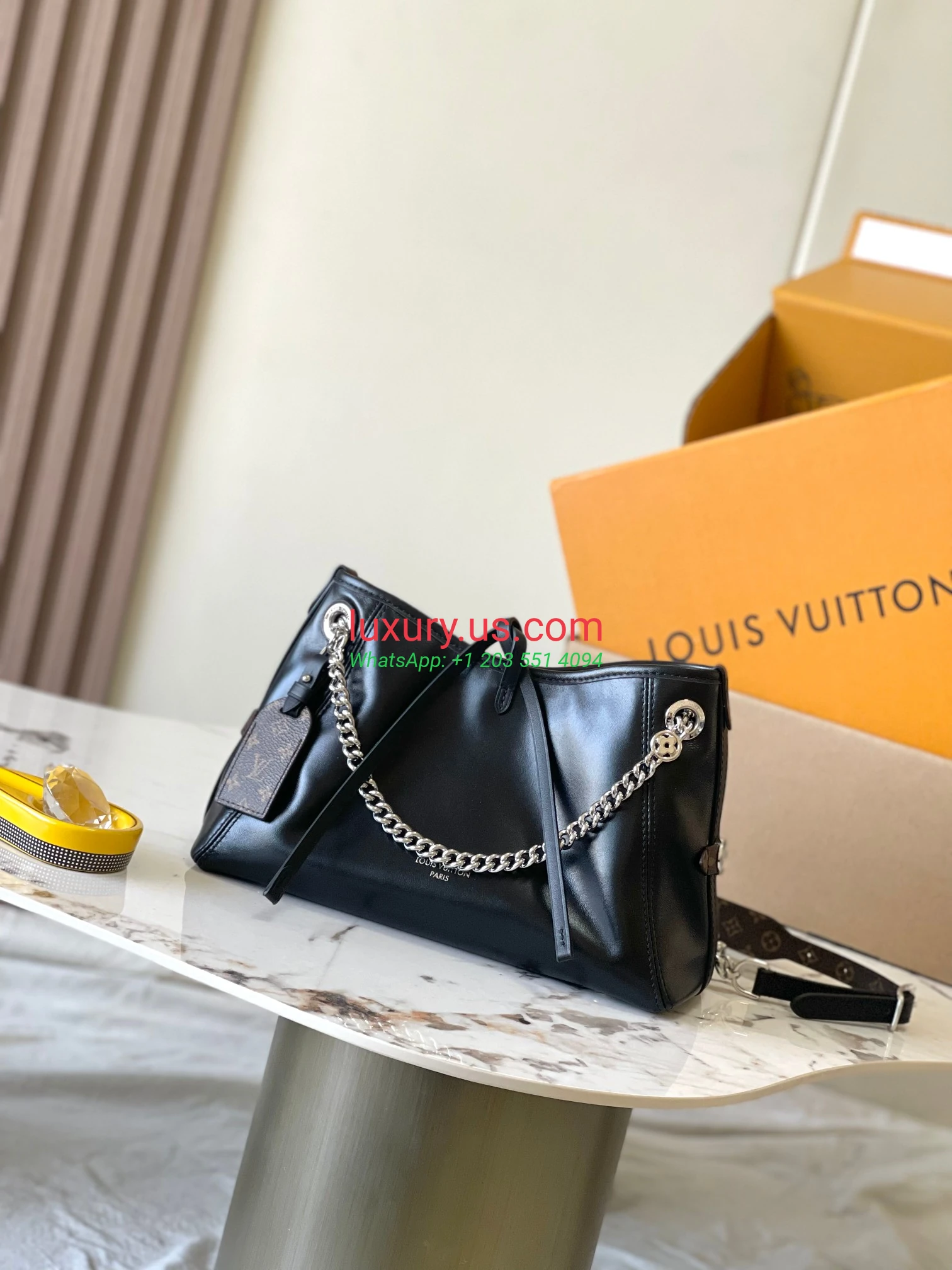 LOUISVUITTON CarryAll M12888 26x17x10 cm Black - Replica Bag high-quality replicas, exquisite design, perfect details. LOUISVUITTON CarryAll M12888 26x17x10 cm Black - Replica Bag high-quality replicas, exquisite design, perfect details.