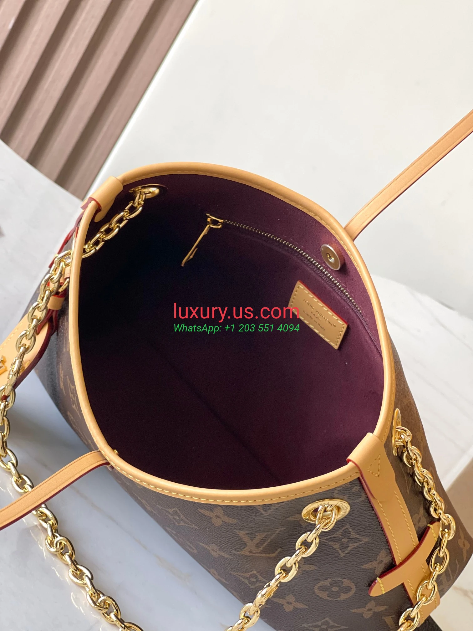 LOUISVUITTON CarryAll M13014 17x10x26 cm - Replica Bag high-quality replicas, exquisite design, perfect details. LOUISVUITTON CarryAll M13014 17x10x26 cm - Replica Bag high-quality replicas, exquisite design, perfect details.
