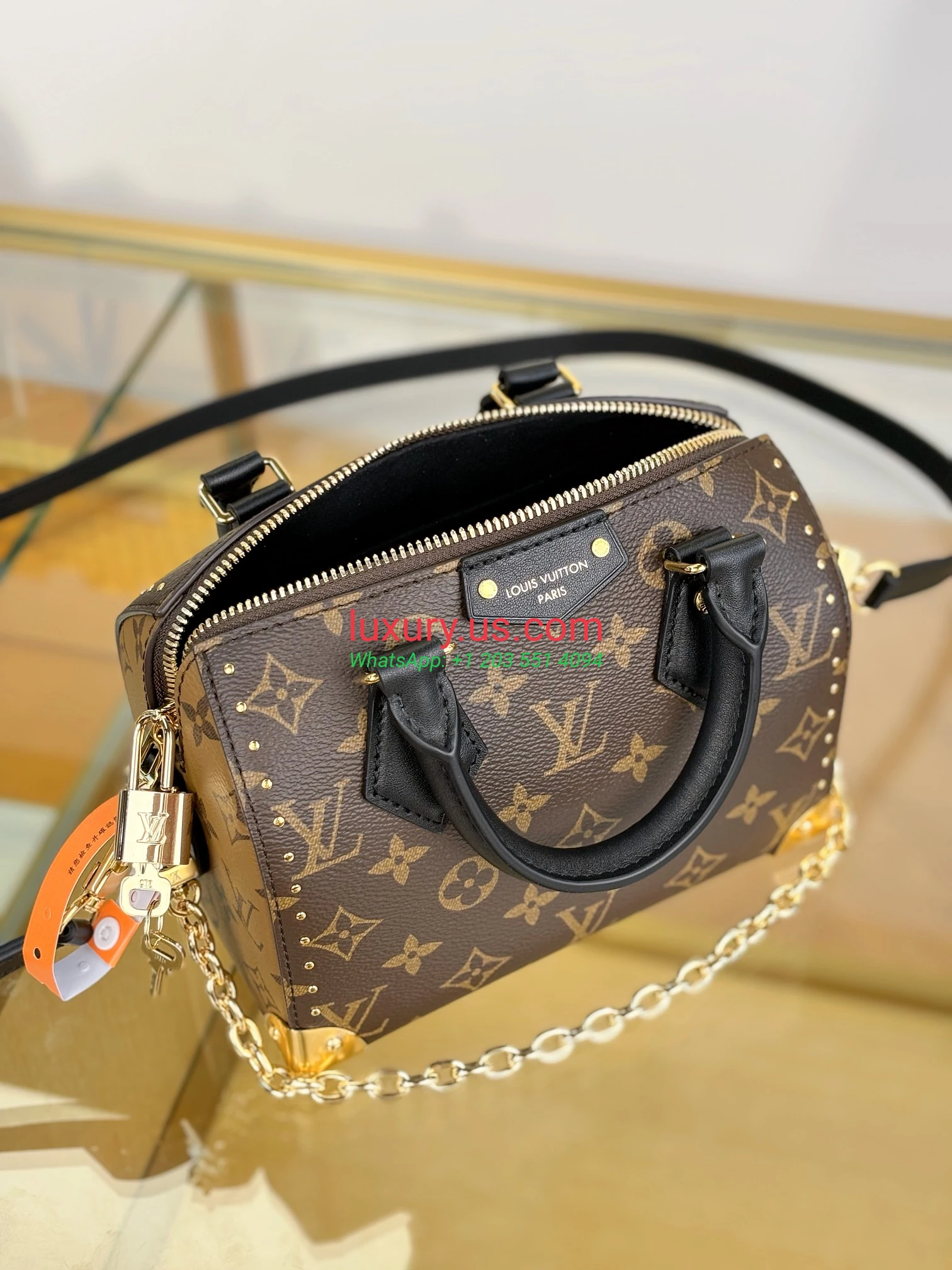 LOUISVUITTON Speedy M13146 20.5x13.5x11 cm - Replica Bag high-quality replicas, exquisite design, perfect details. LOUISVUITTON Speedy M13146 20.5x13.5x11 cm - Replica Bag high-quality replicas, exquisite design, perfect details.