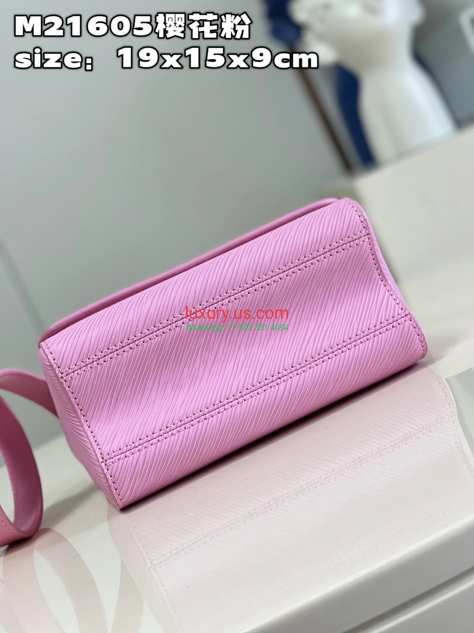 Louis Vuitton Twist M21605 Pink 19x15x9cm Sakura Pink - Replica Bag high-quality replicas, exquisite design, perfect details. Louis Vuitton Twist M21605 Pink 19x15x9cm Sakura Pink - Replica Bag high-quality replicas, exquisite design, perfect details.