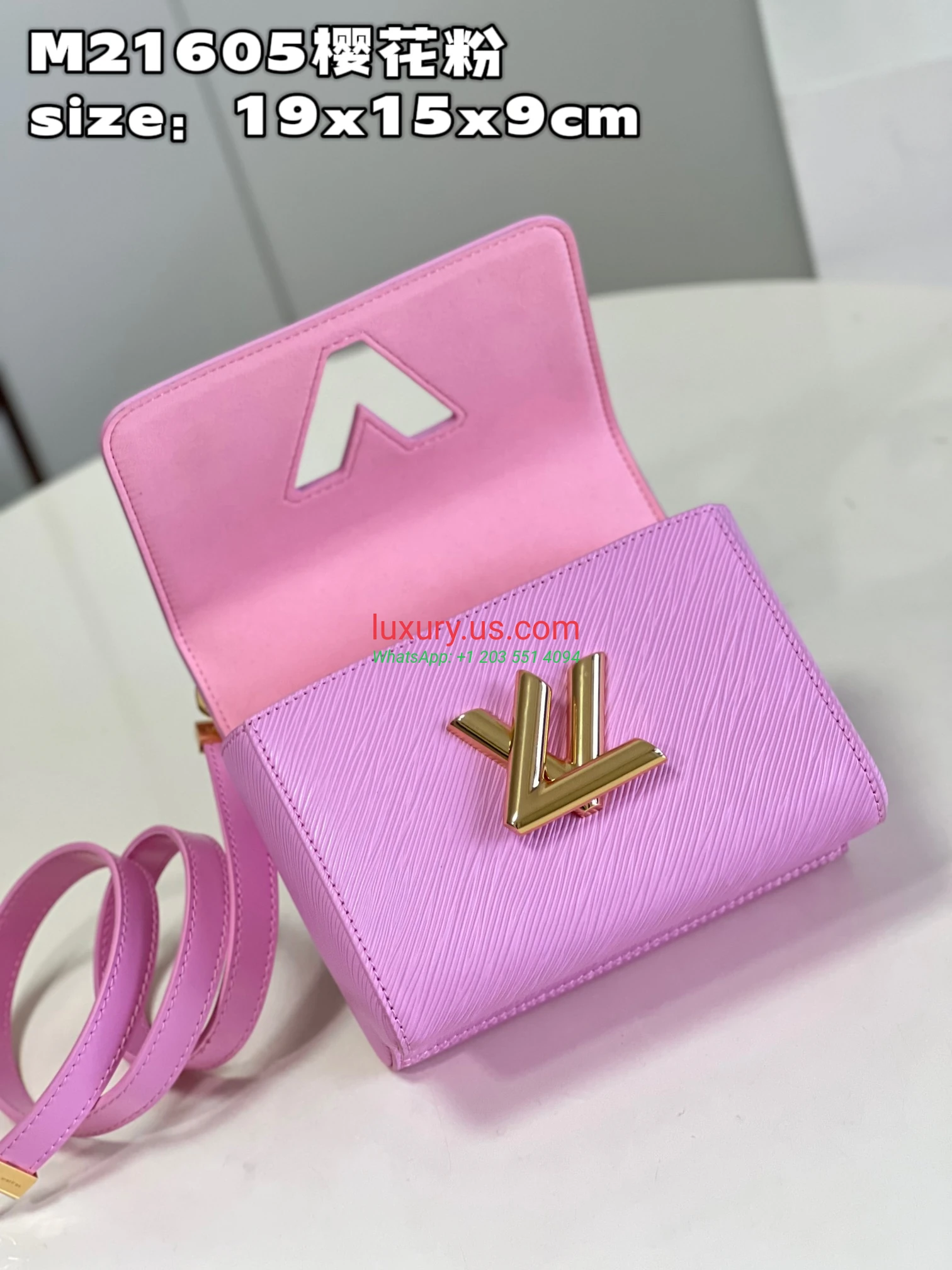 Louis Vuitton Twist M21605 Pink 19x15x9cm Sakura Pink - Replica Bag high-quality replicas, exquisite design, perfect details. Louis Vuitton Twist M21605 Pink 19x15x9cm Sakura Pink - Replica Bag high-quality replicas, exquisite design, perfect details.