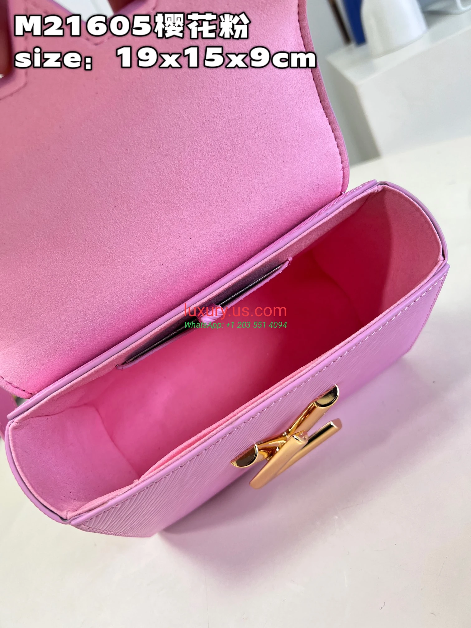 Louis Vuitton Twist M21605 Pink 19x15x9cm Sakura Pink - Replica Bag high-quality replicas, exquisite design, perfect details. Louis Vuitton Twist M21605 Pink 19x15x9cm Sakura Pink - Replica Bag high-quality replicas, exquisite design, perfect details.