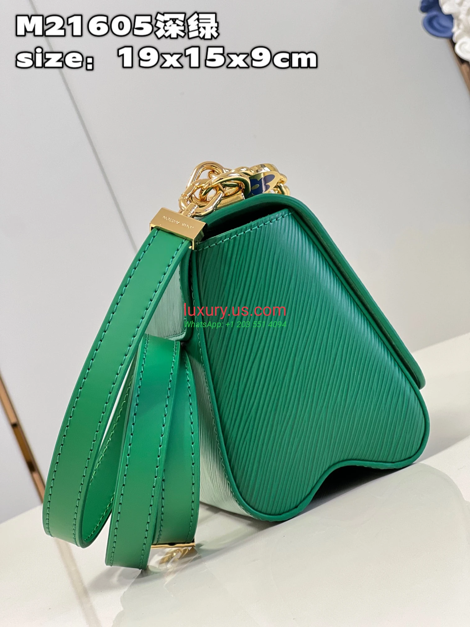 Louis Vuitton Twist M21605 19x15x9 cm Dark Green - Replica Bag high-quality replicas, exquisite design, perfect details. Louis Vuitton Twist M21605 19x15x9 cm Dark Green - Replica Bag high-quality replicas, exquisite design, perfect details.