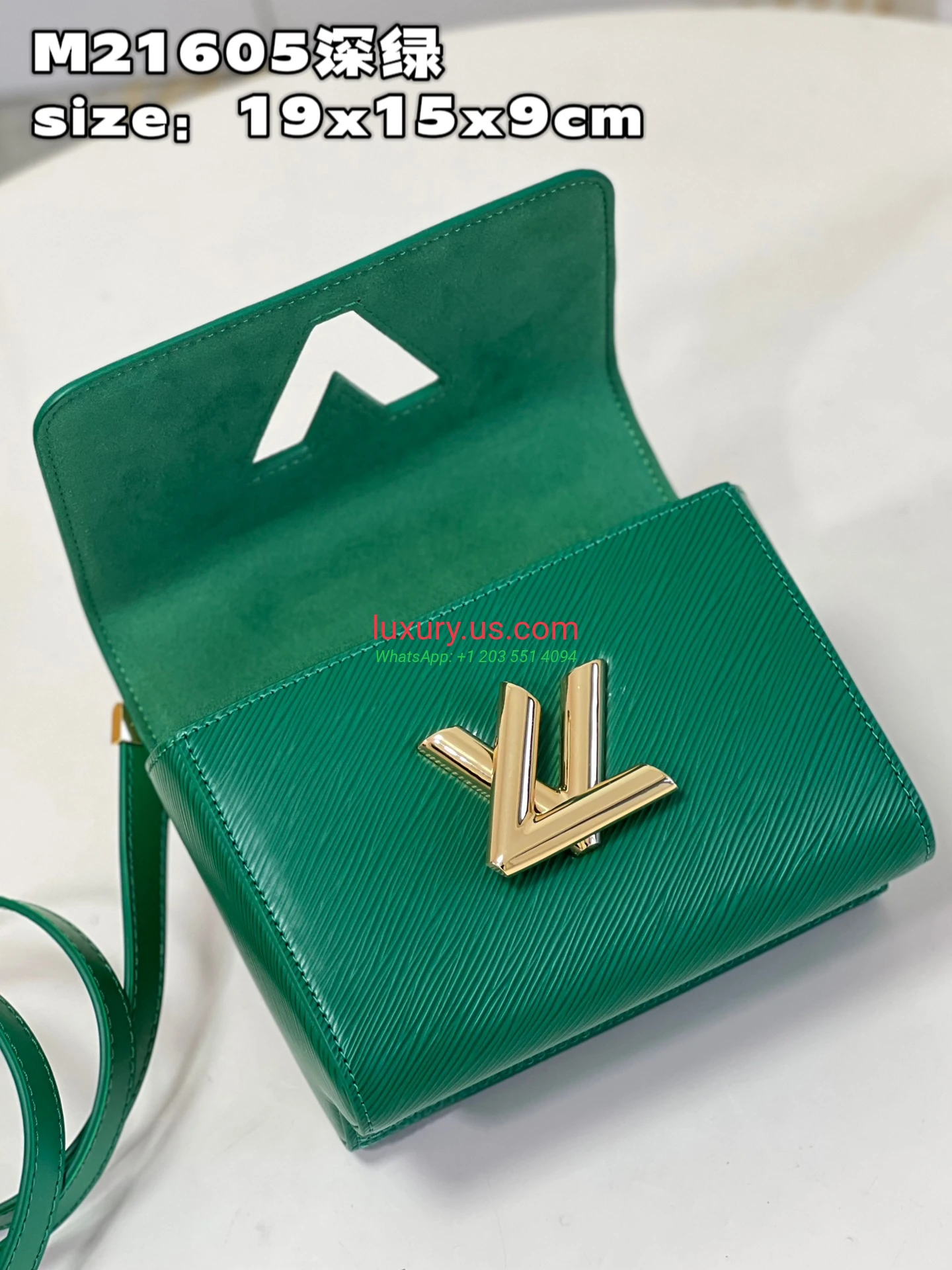 Louis Vuitton Twist M21605 19x15x9 cm Dark Green - Replica Bag high-quality replicas, exquisite design, perfect details. Louis Vuitton Twist M21605 19x15x9 cm Dark Green - Replica Bag high-quality replicas, exquisite design, perfect details.