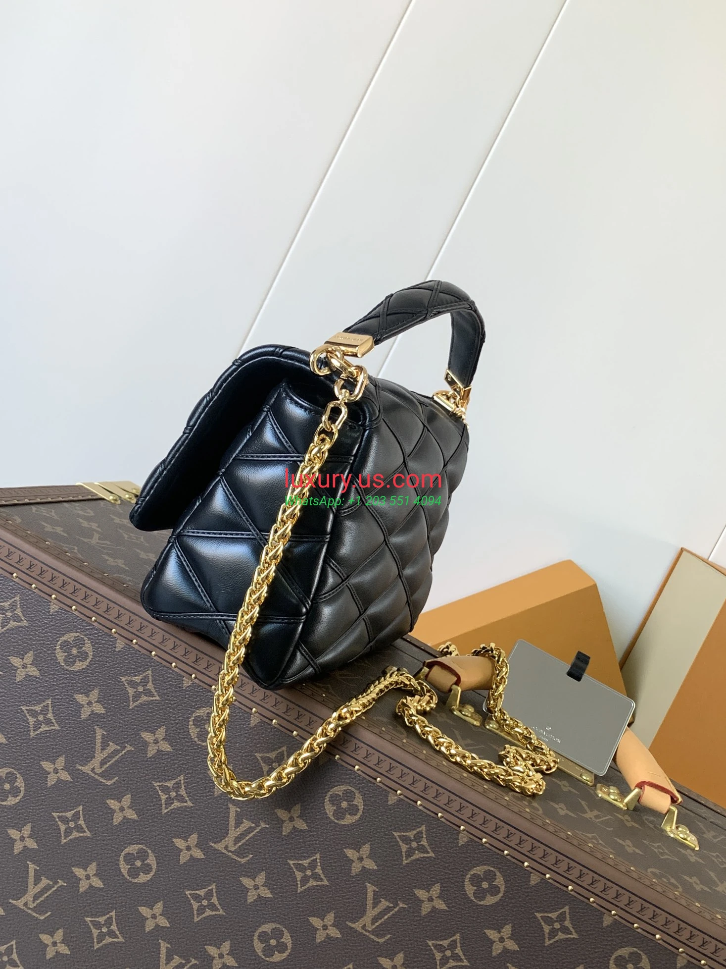 Louis Vuitton Twist M22891 Black Gold 23x16x10 cm - Replica Bag high-quality replicas, exquisite design, perfect details. Louis Vuitton Twist M22891 Black Gold 23x16x10 cm - Replica Bag high-quality replicas, exquisite design, perfect details.
