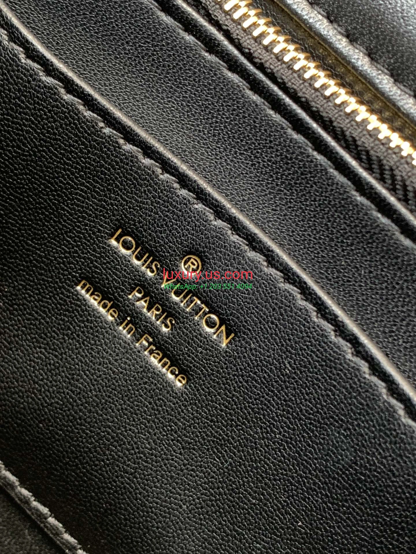 Louis Vuitton Twist M22891 Black Gold 23x16x10 cm - Replica Bag high-quality replicas, exquisite design, perfect details. Louis Vuitton Twist M22891 Black Gold 23x16x10 cm - Replica Bag high-quality replicas, exquisite design, perfect details.