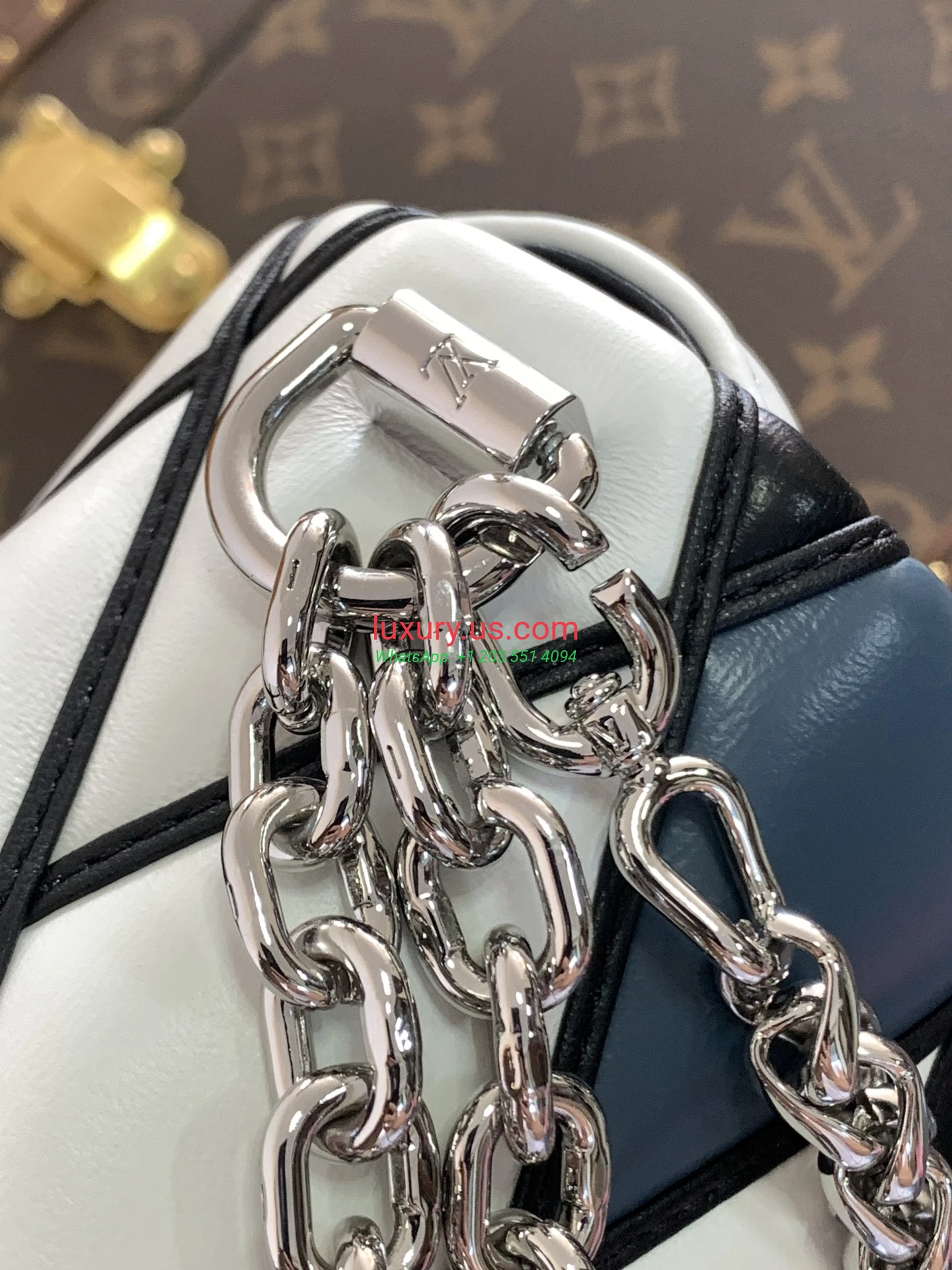 Louis Vuitton Twist M22891 Blue 23x16x10 cm - Replica Bag high-quality replicas, exquisite design, perfect details. Louis Vuitton Twist M22891 Blue 23x16x10 cm - Replica Bag high-quality replicas, exquisite design, perfect details.