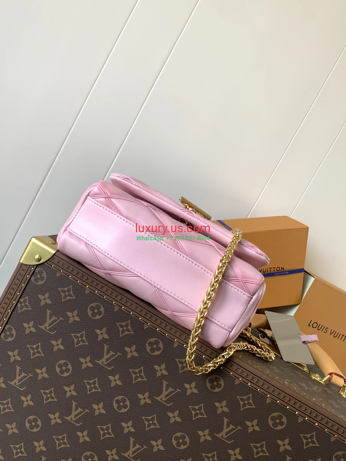 Louis Vuitton Twist M22891 DeepPink 23x16x10 cm - Replica Bag high-quality replicas, exquisite design, perfect details. Louis Vuitton Twist M22891 DeepPink 23x16x10 cm - Replica Bag high-quality replicas, exquisite design, perfect details.