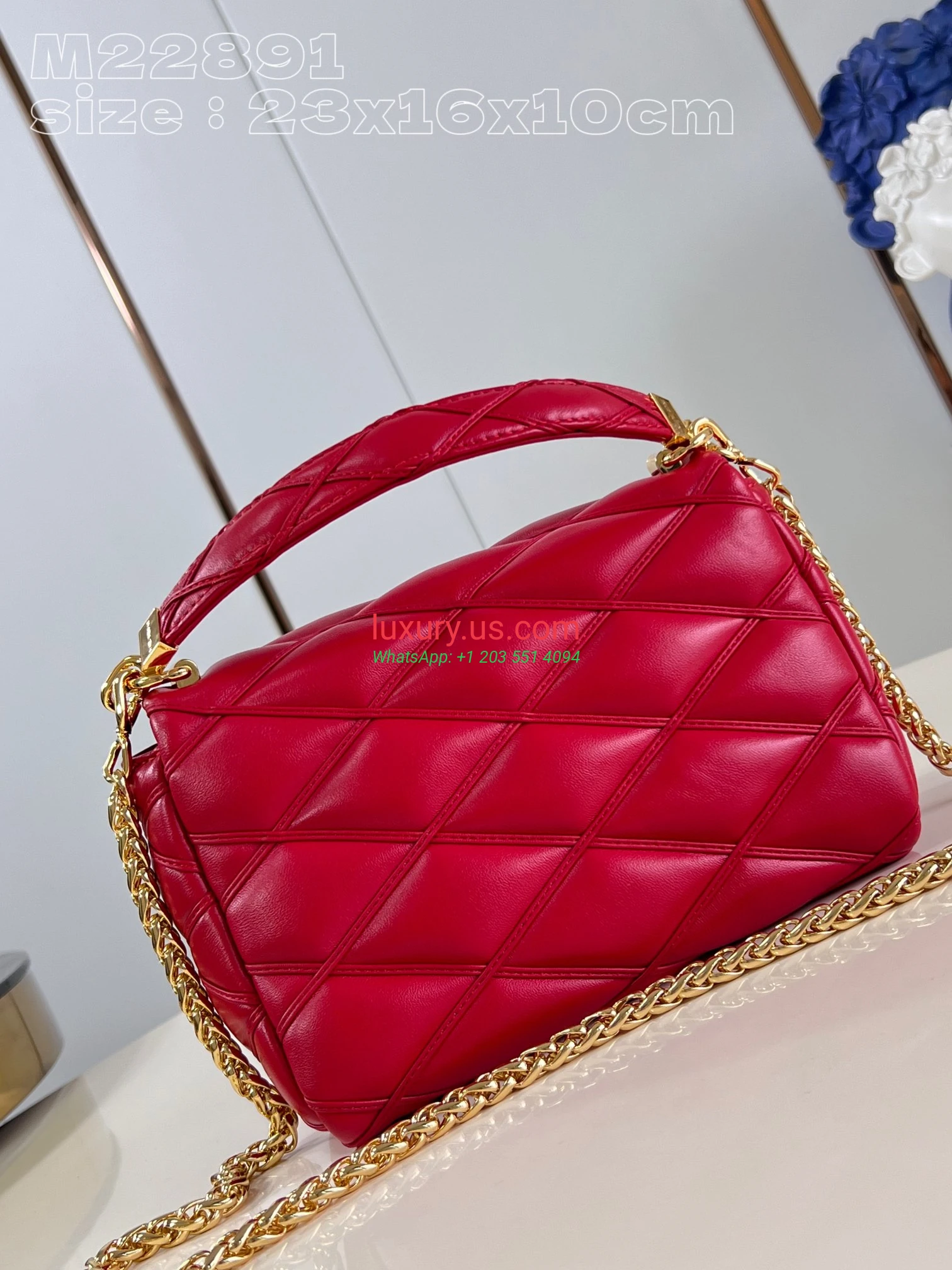 Louis Vuitton Twist M22891 Red 23x16x10 cm Red - Replica Bag high-quality replicas, exquisite design, perfect details. Louis Vuitton Twist M22891 Red 23x16x10 cm Red - Replica Bag high-quality replicas, exquisite design, perfect details.