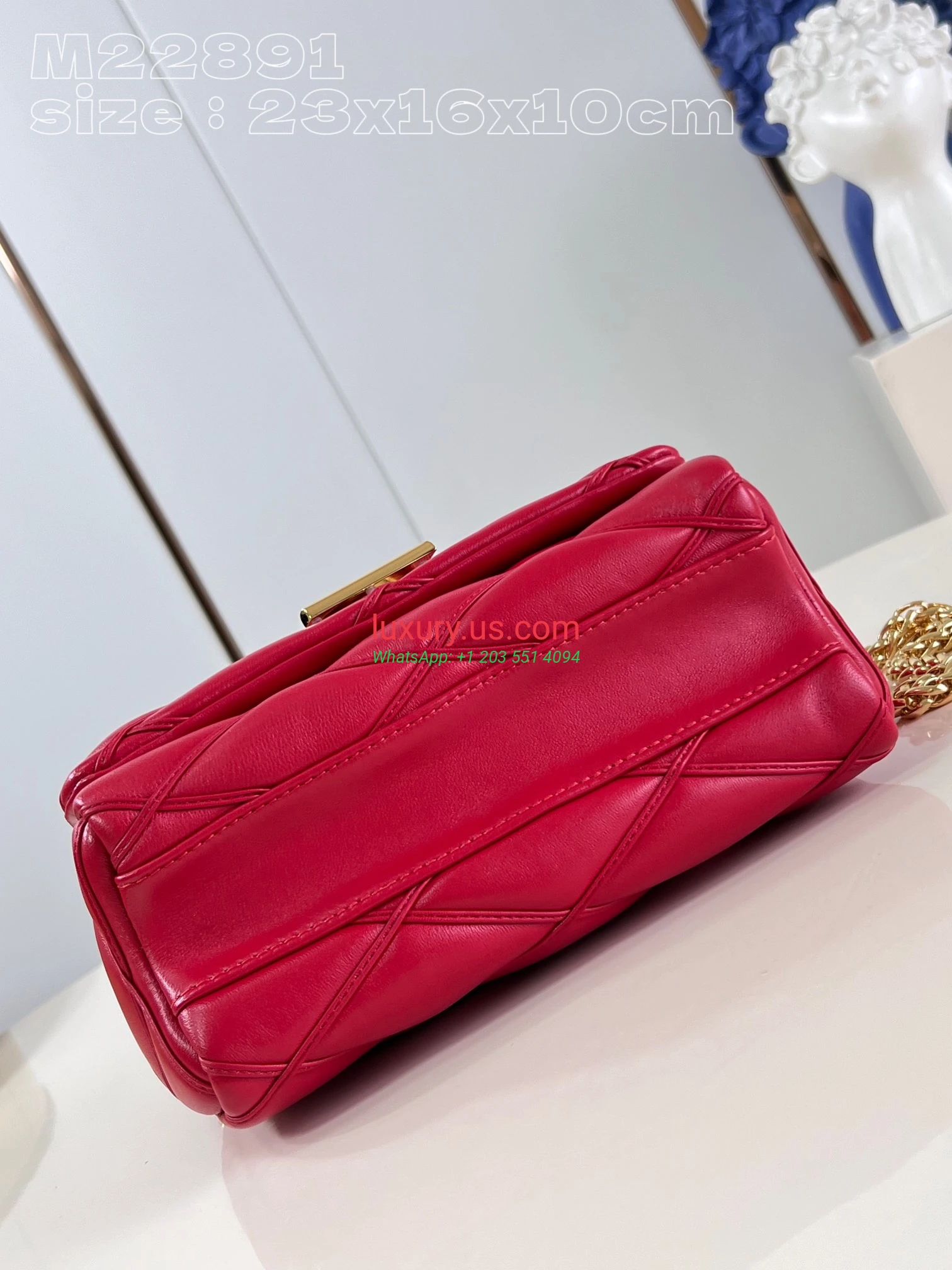 Louis Vuitton Twist M22891 Red 23x16x10 cm Red - Replica Bag high-quality replicas, exquisite design, perfect details. Louis Vuitton Twist M22891 Red 23x16x10 cm Red - Replica Bag high-quality replicas, exquisite design, perfect details.