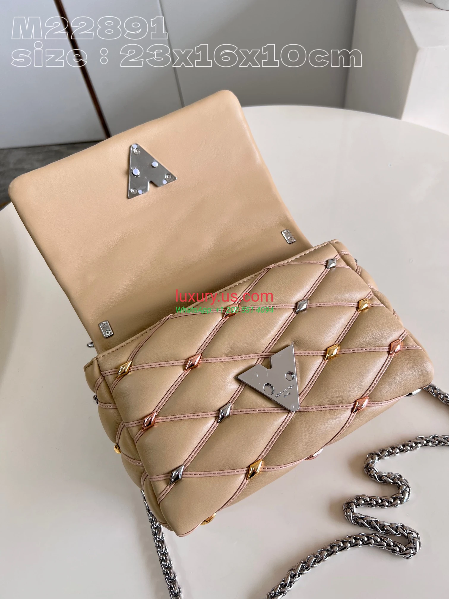 Louis Vuitton Twist M22891 23x16x10 cm Beige - Replica Bag high-quality replicas, exquisite design, perfect details. Louis Vuitton Twist M22891 23x16x10 cm Beige - Replica Bag high-quality replicas, exquisite design, perfect details.