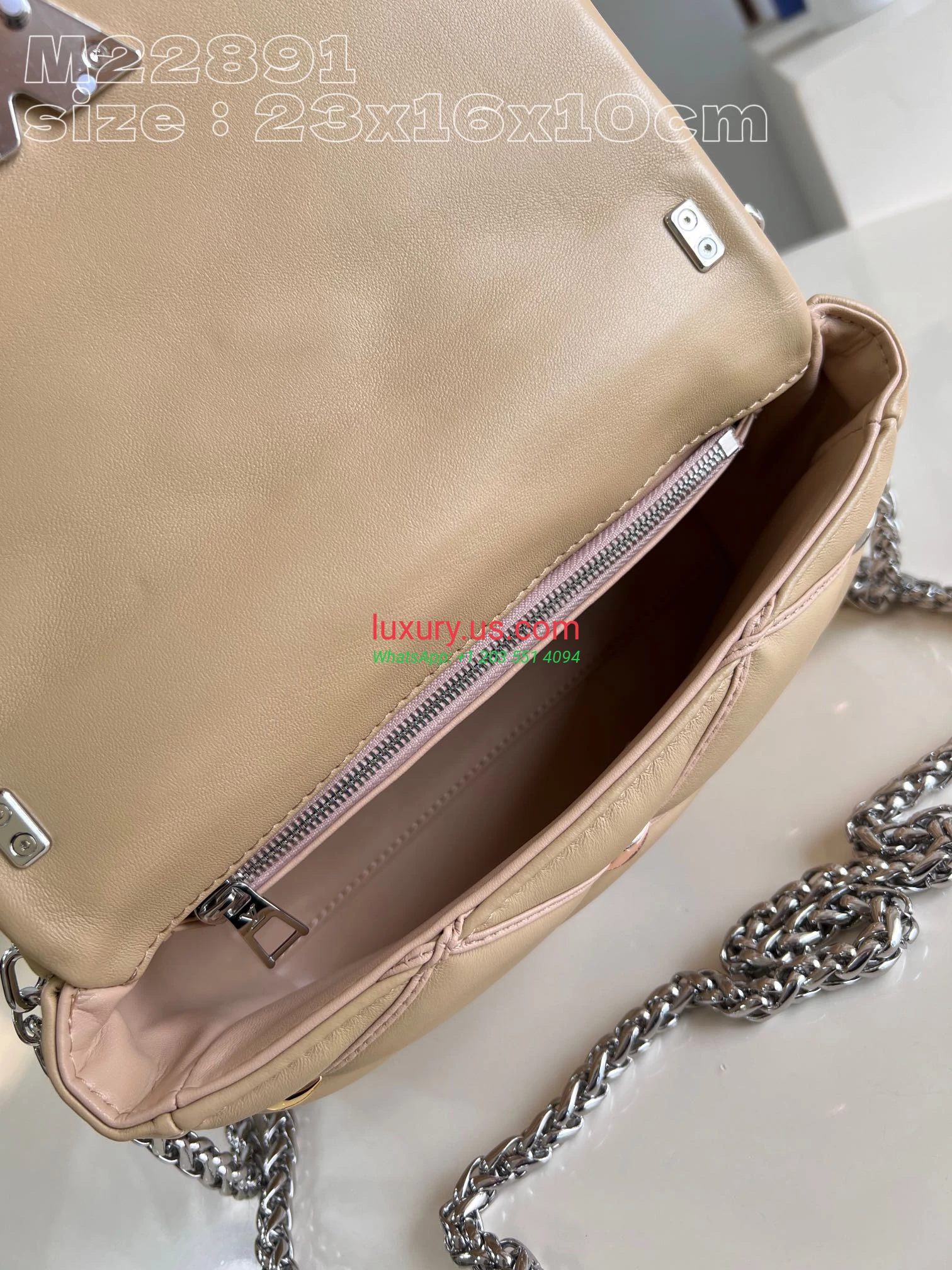 Louis Vuitton Twist M22891 23x16x10 cm Beige - Replica Bag high-quality replicas, exquisite design, perfect details. Louis Vuitton Twist M22891 23x16x10 cm Beige - Replica Bag high-quality replicas, exquisite design, perfect details.