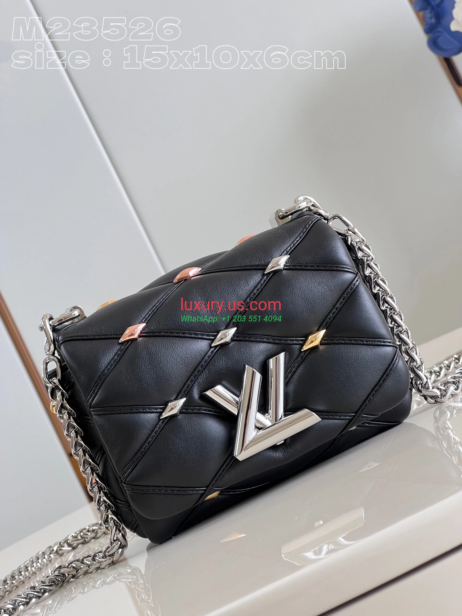 Louis Vuitton Twist M23526 15x10x6.5 cm Black - Replica Bag high-quality replicas, exquisite design, perfect details. Louis Vuitton Twist M23526 15x10x6.5 cm Black - Replica Bag high-quality replicas, exquisite design, perfect details.